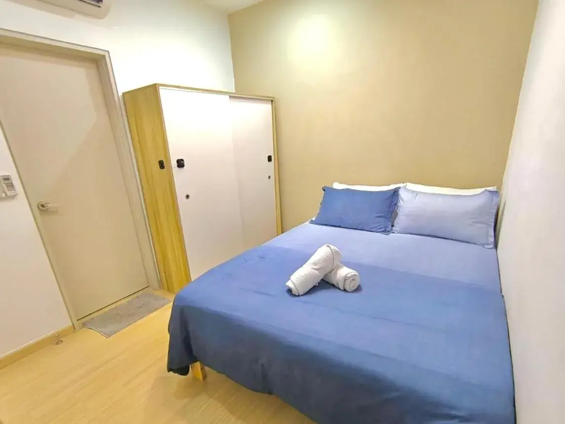 Bedroom, Bed in D' Sara Sentral Suites by Manhattan Group Bedroom, Bed in D' Sara Sentral Suites by Manhattan Group