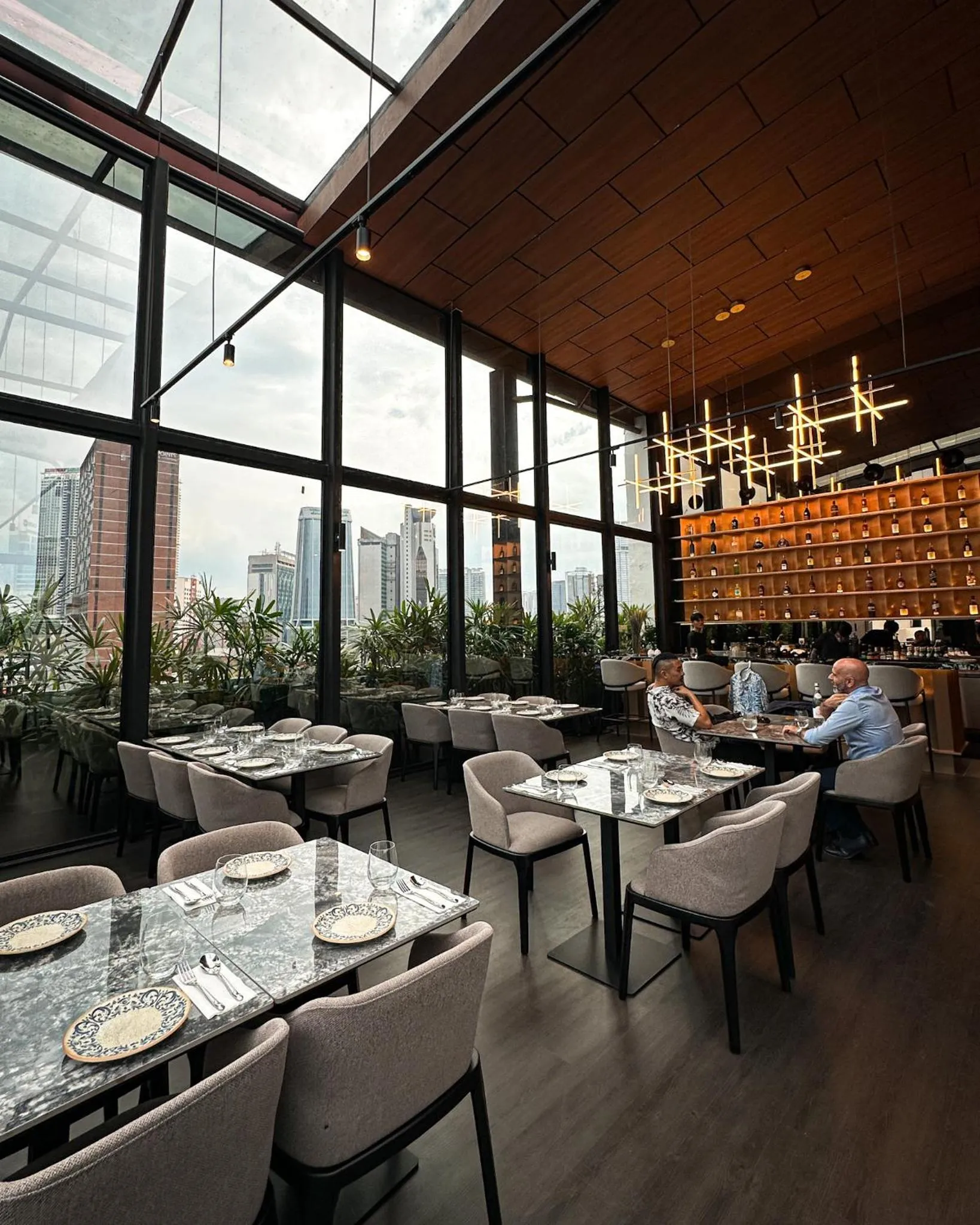 Restaurant/places to eat in B Hotel Kuala Lumpur