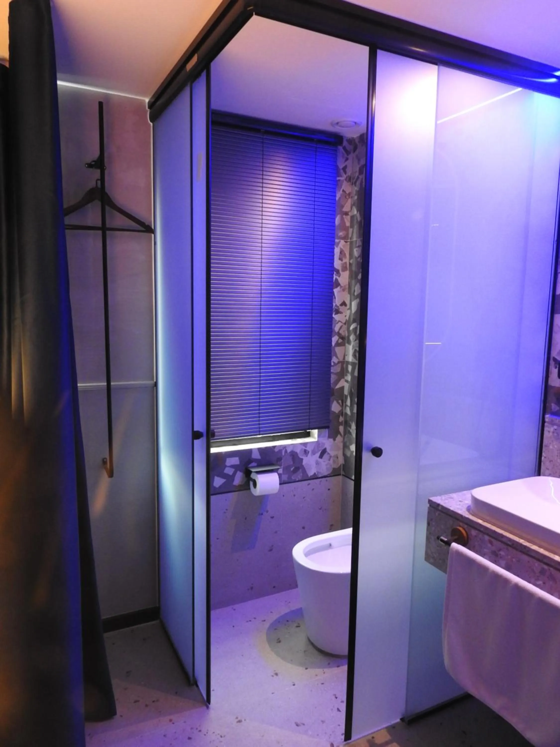 Toilet in B Hotel Kuala Lumpur