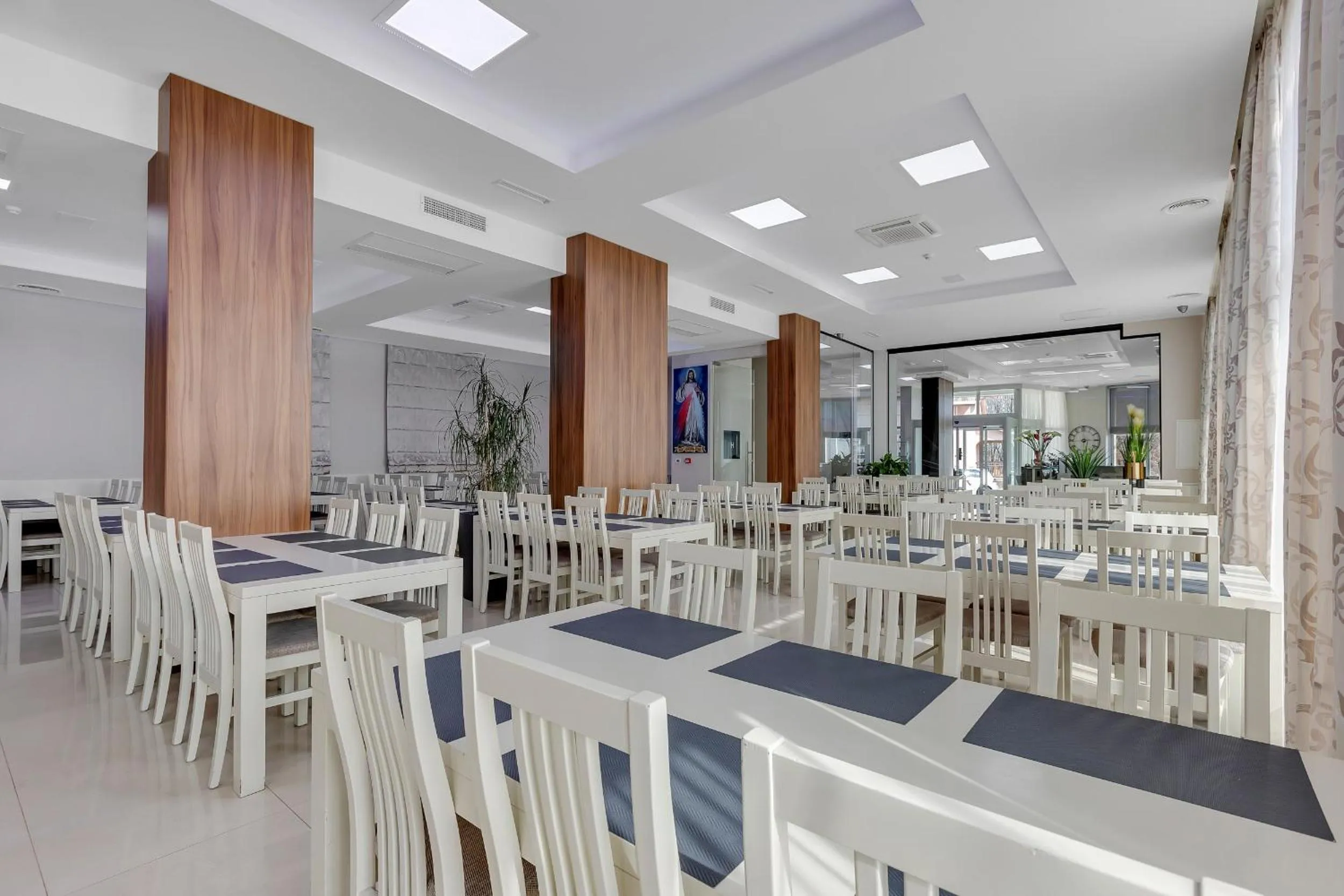 Restaurant/places to eat in Hotel Marconi