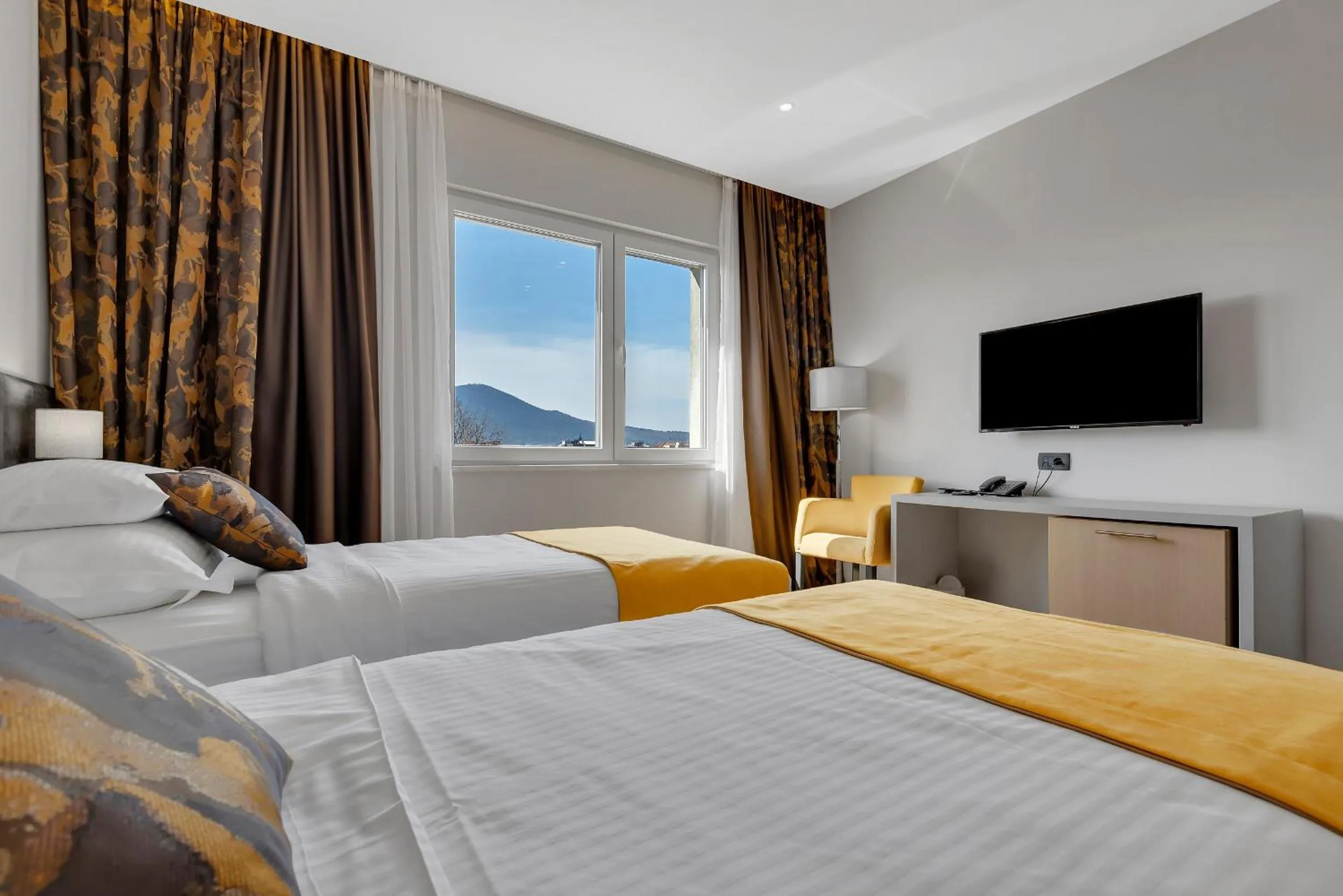 TV and multimedia, Bed in Hotel Marconi