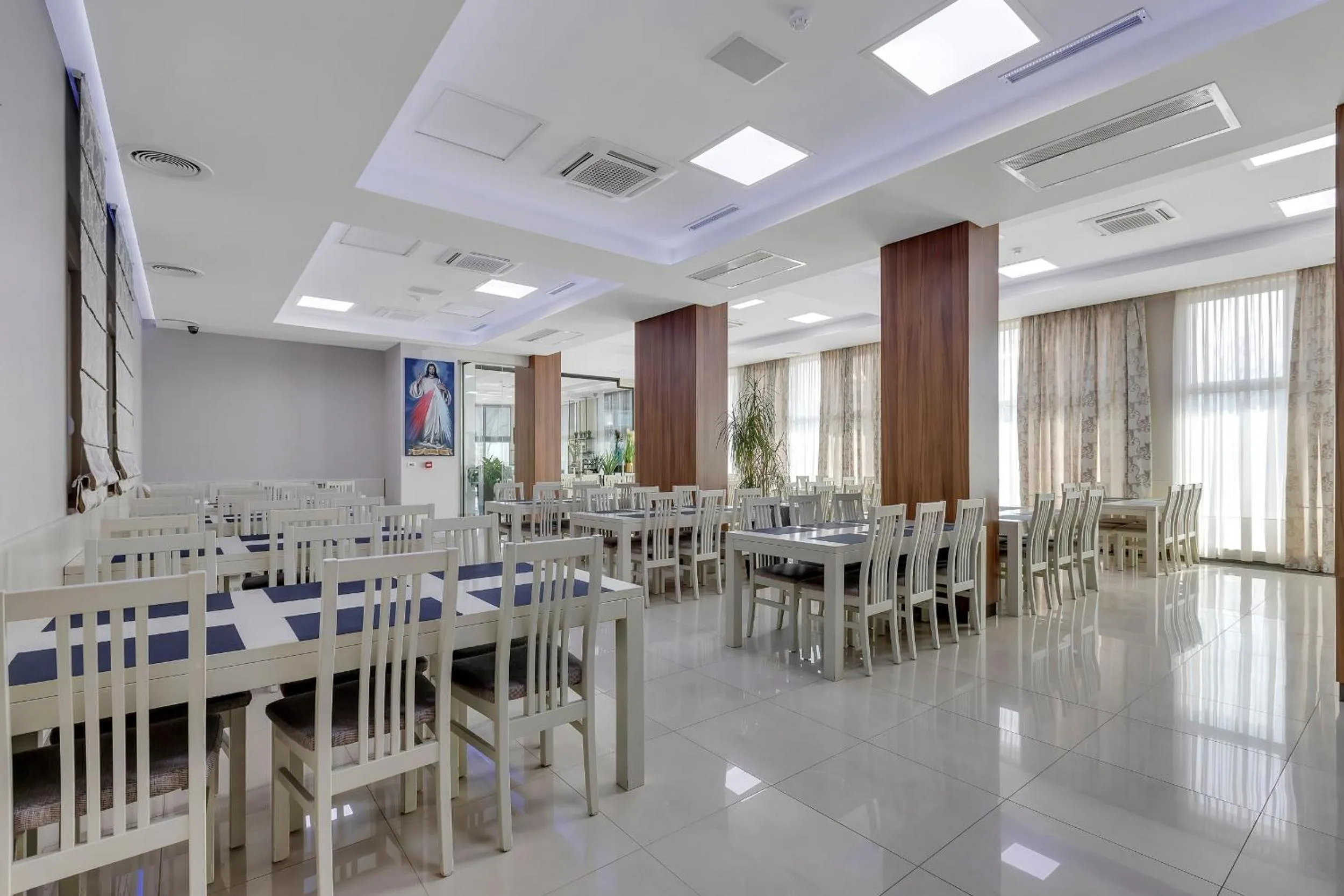 Restaurant/places to eat in Hotel Marconi