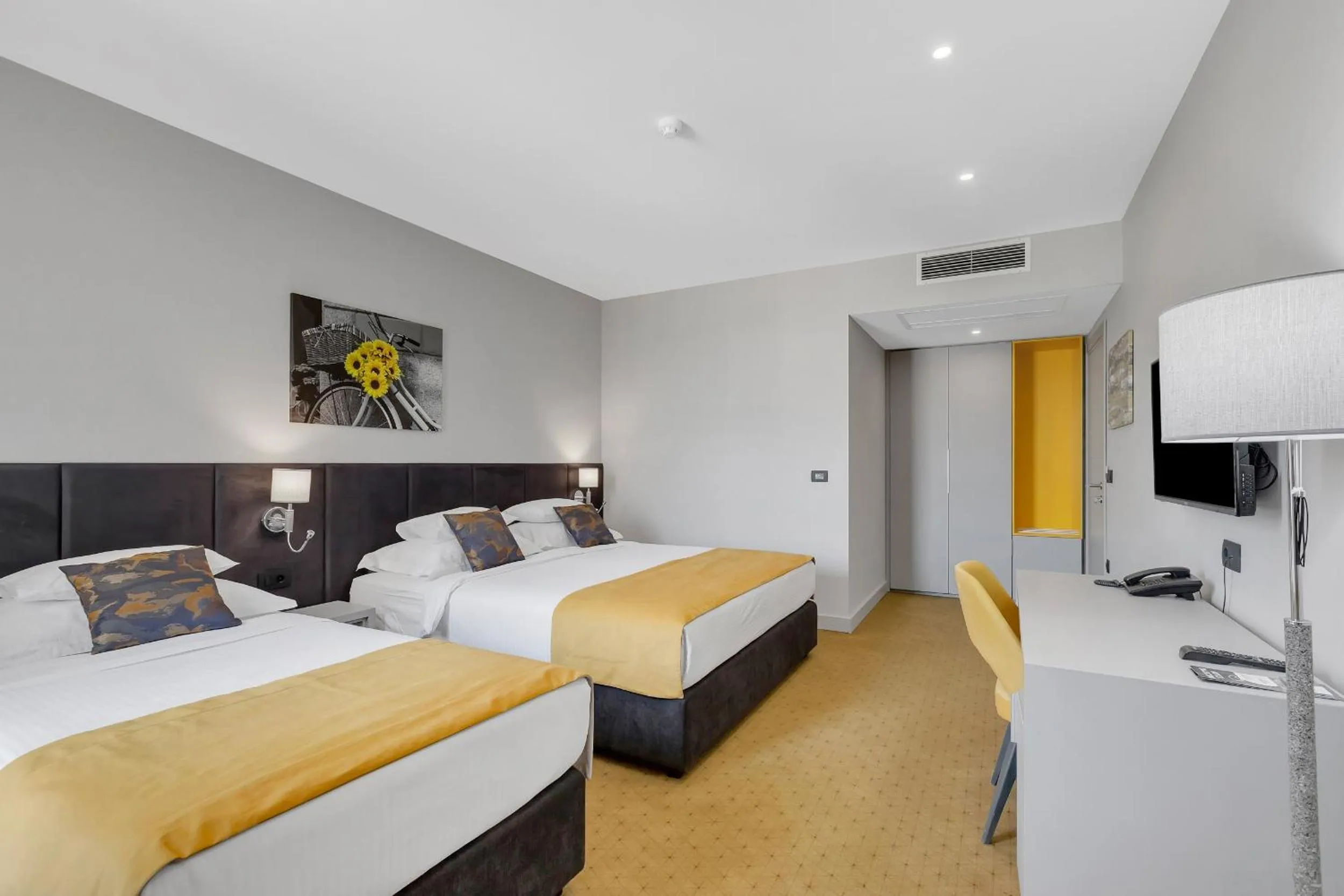 Bed in Hotel Marconi