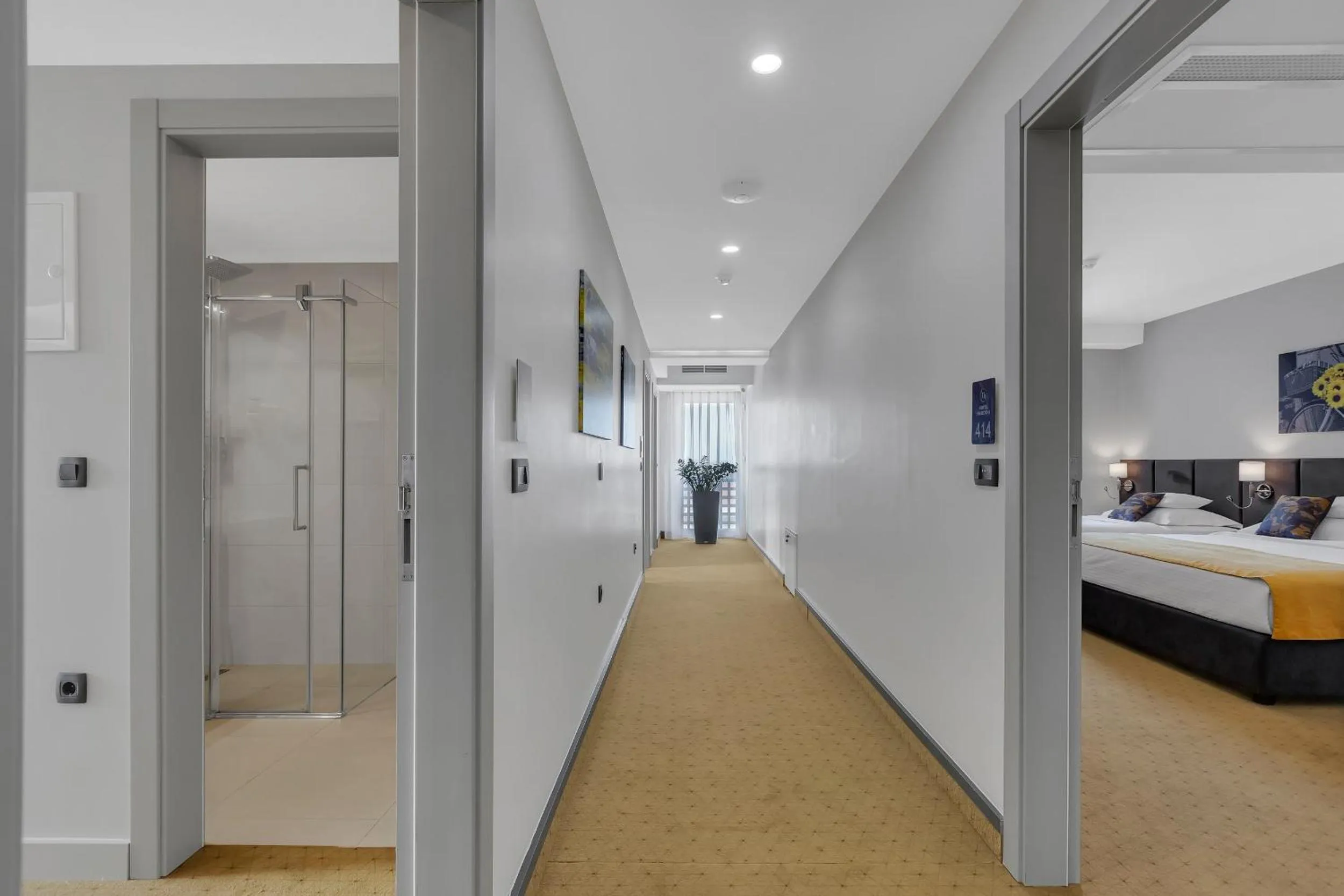 Property building, Bed in Hotel Marconi