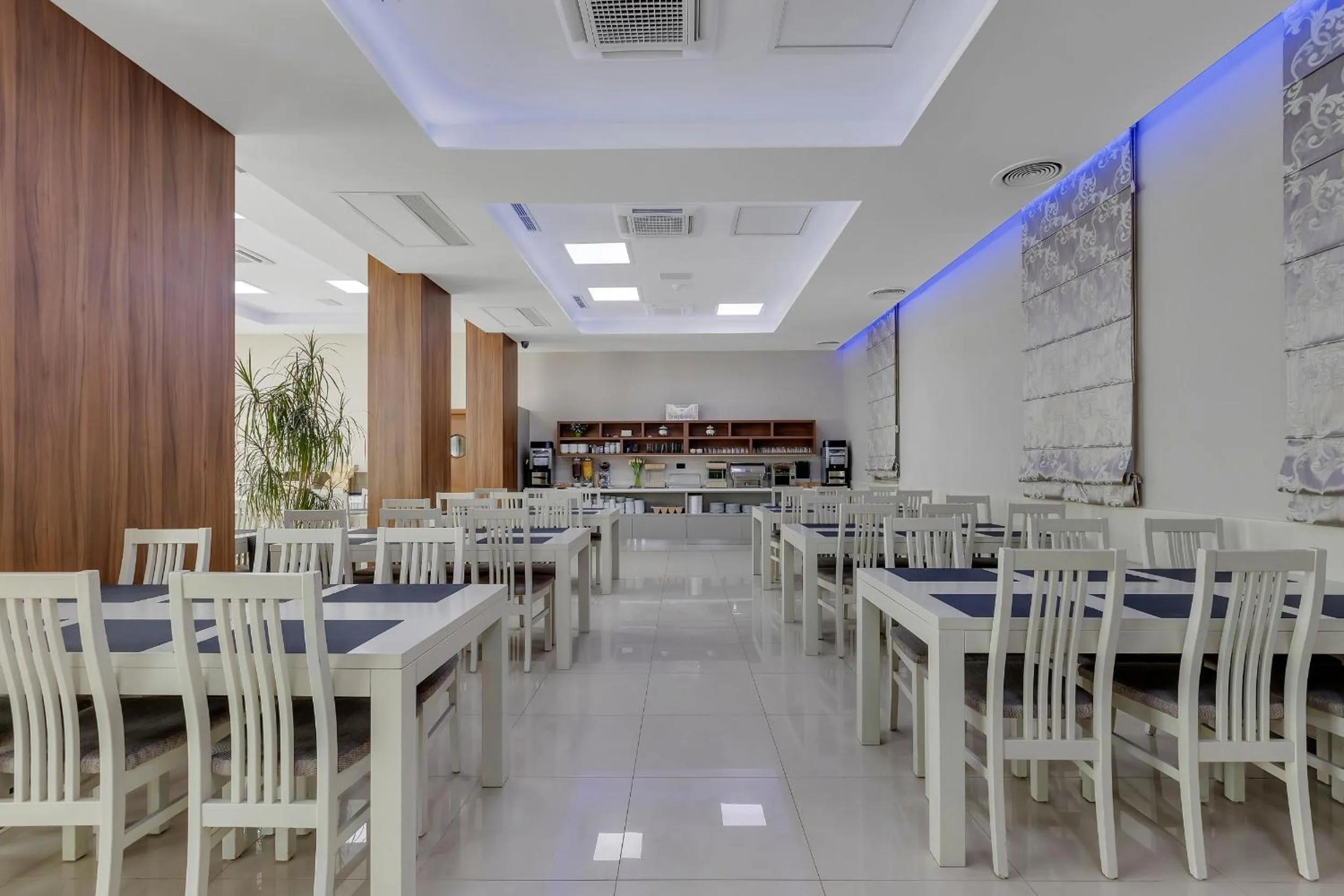 Restaurant/places to eat in Hotel Marconi
