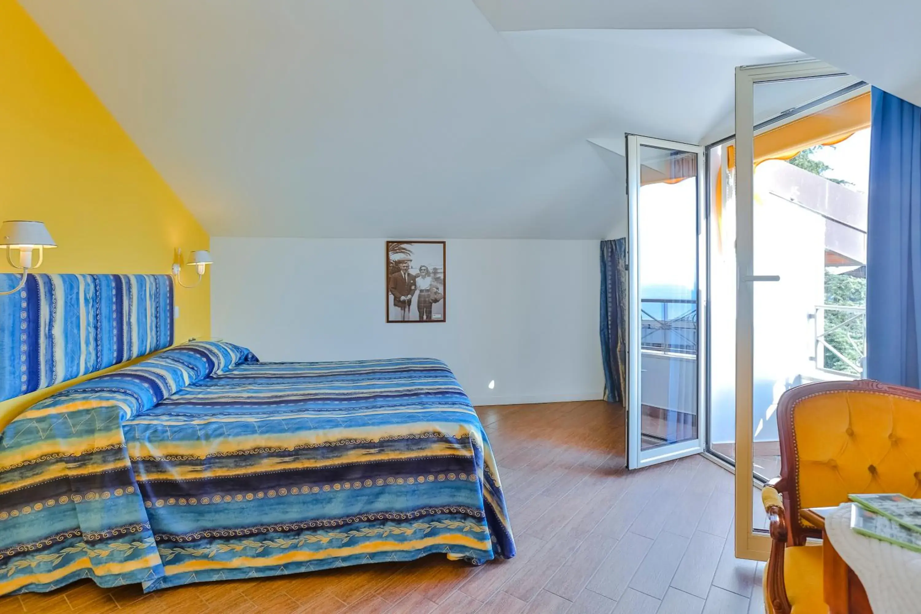 Double Room with Sea View in Cà De Rossana Bed&Breakfast Double Room with Sea View in Cà De Rossana Bed&Breakfast