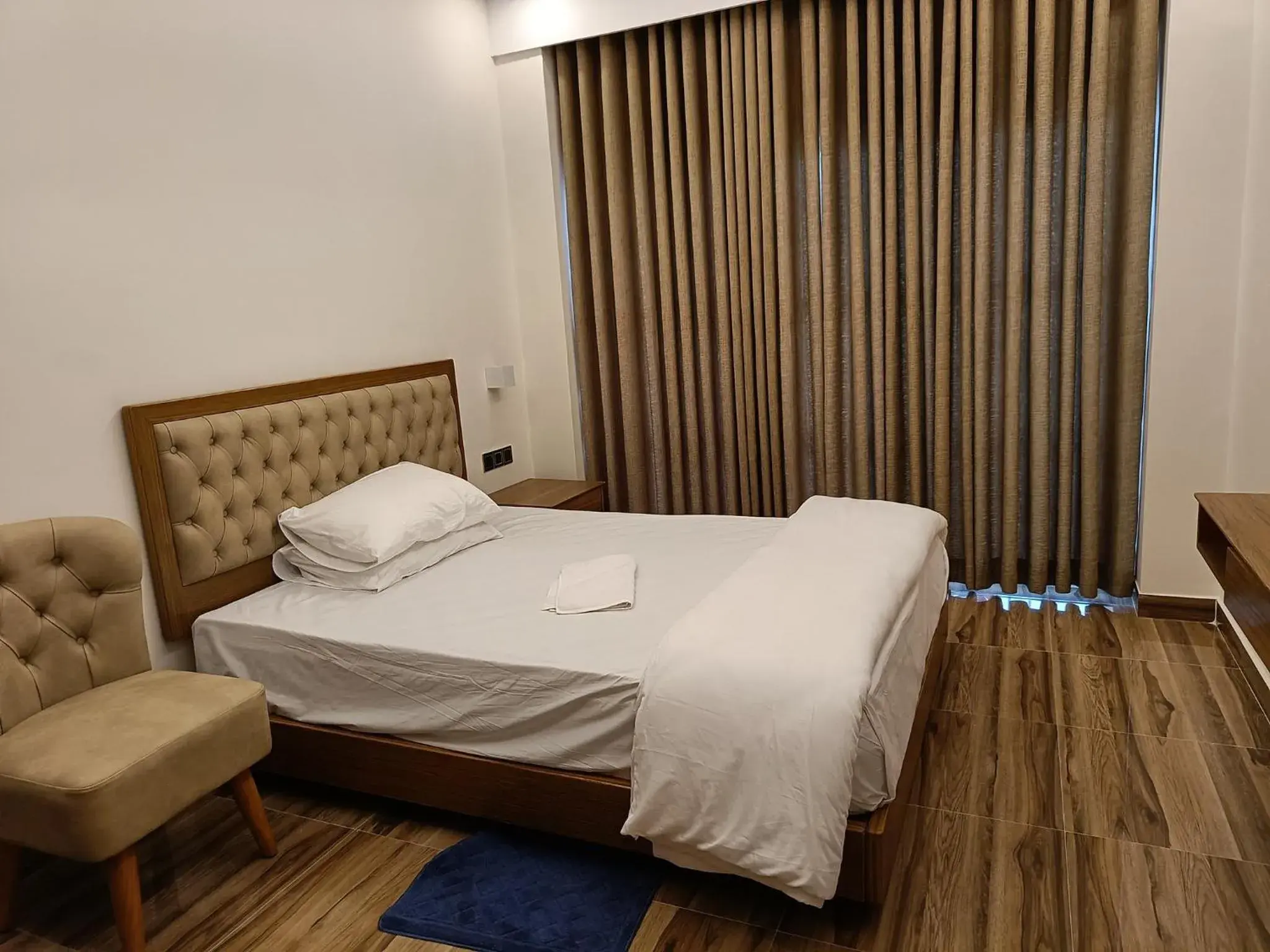 Deluxe Double Room - single occupancy in Dreamers Paradise Deluxe Double Room - single occupancy in Dreamers Paradise