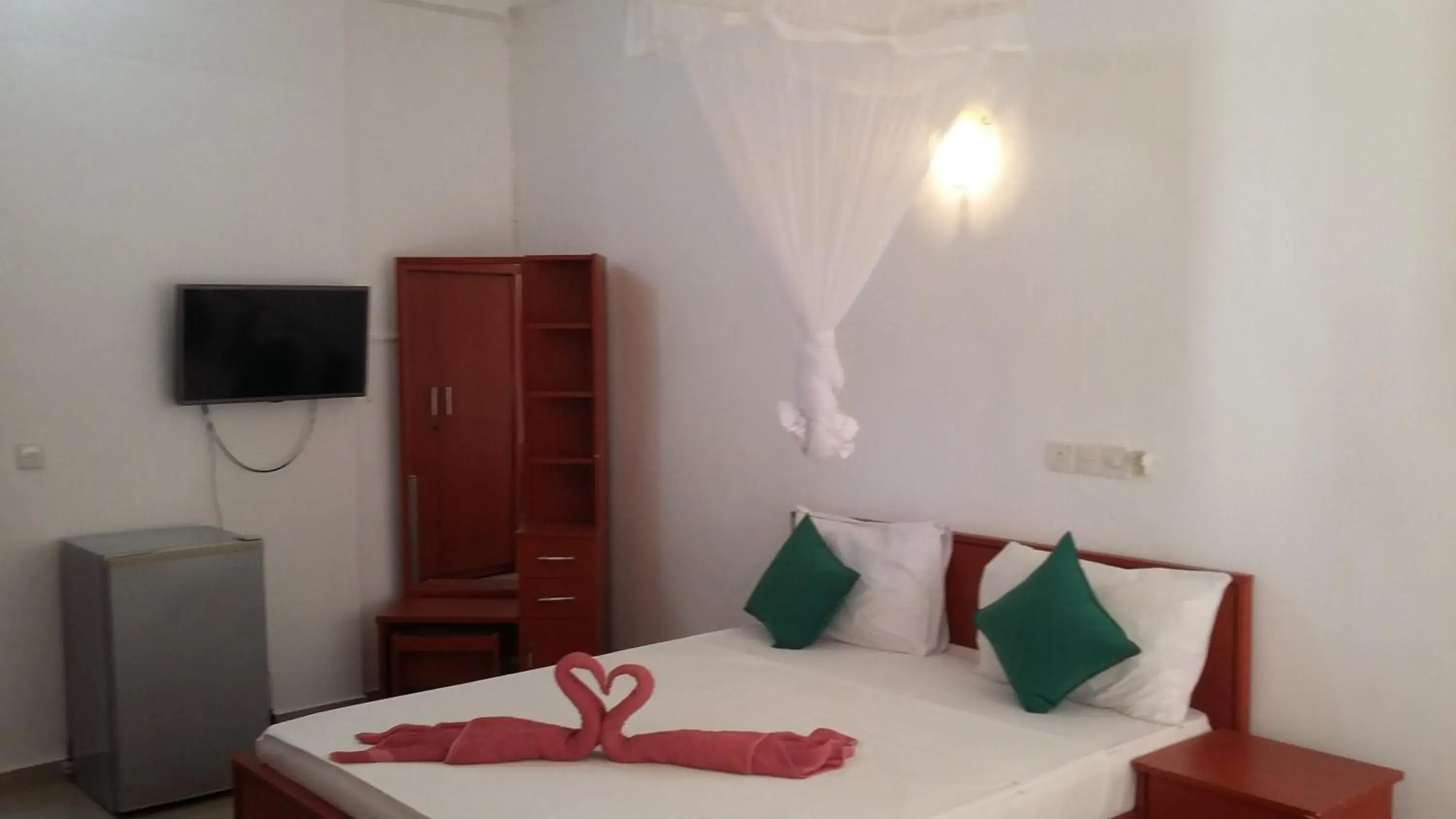 Bedroom, Bed in Oasis Beach Resort Bedroom, Bed in Oasis Beach Resort