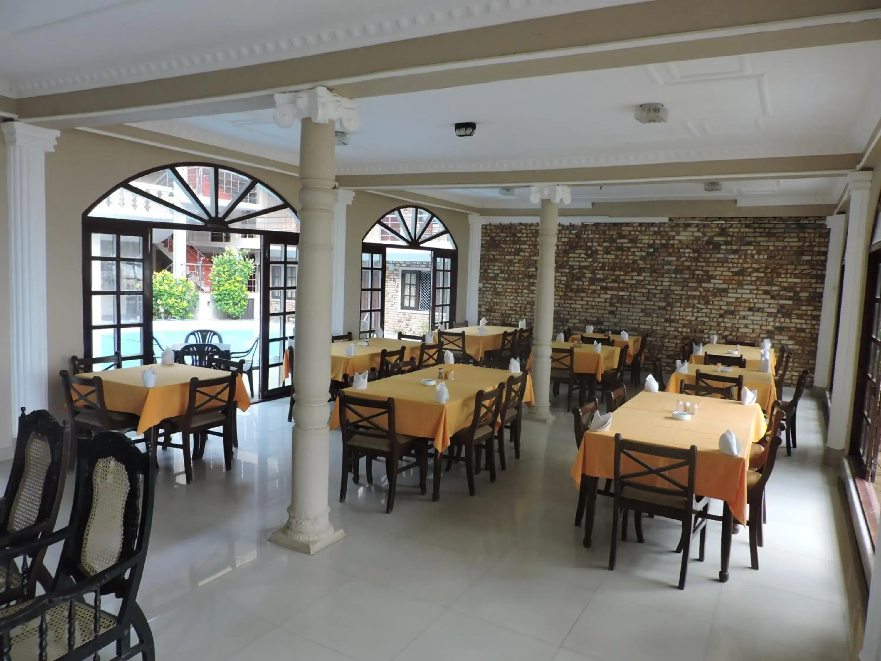 Restaurant/places to eat in Oasis Beach Resort Restaurant/places to eat in Oasis Beach Resort
