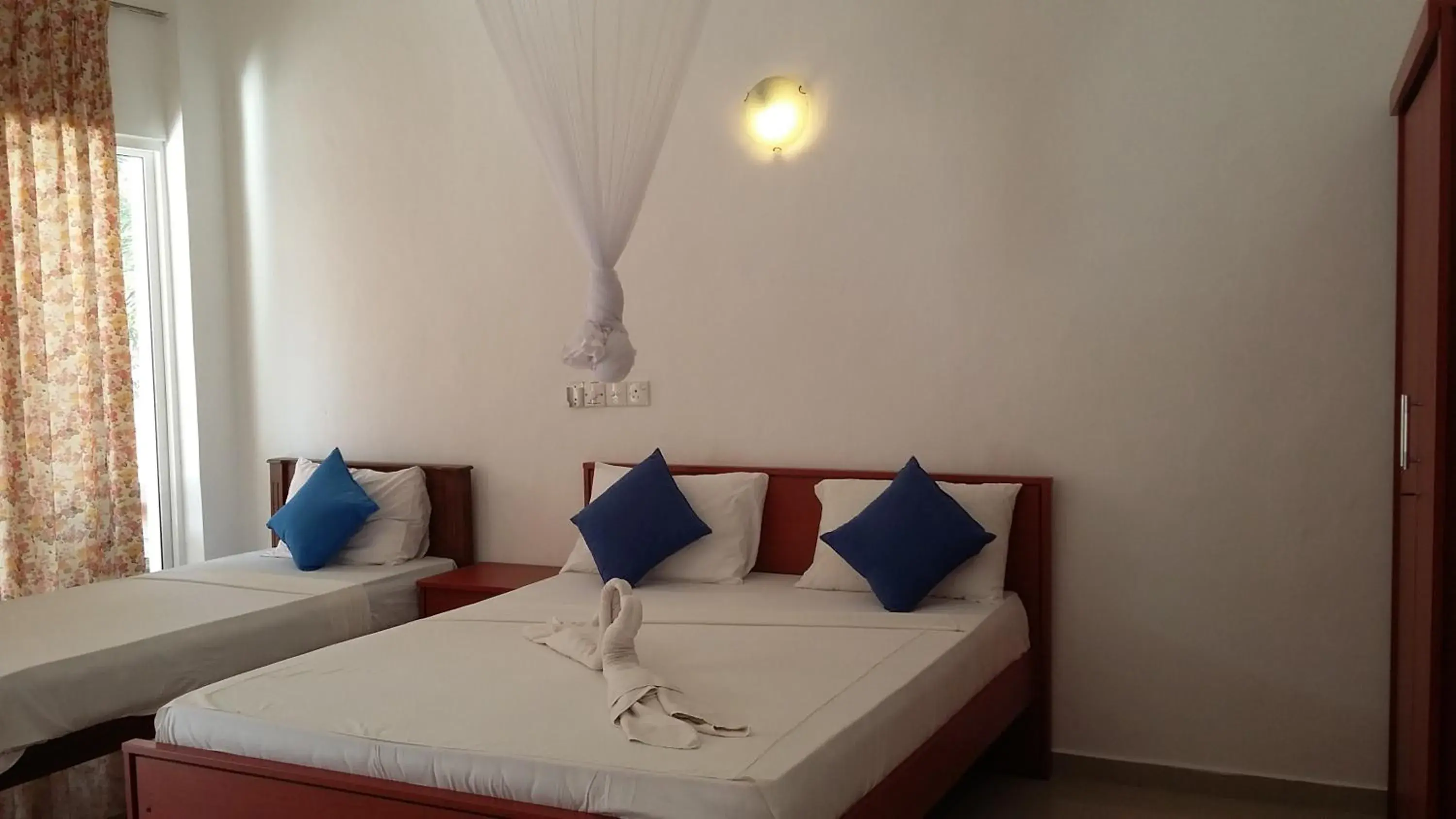 Bedroom, Bed in Oasis Beach Resort Bedroom, Bed in Oasis Beach Resort