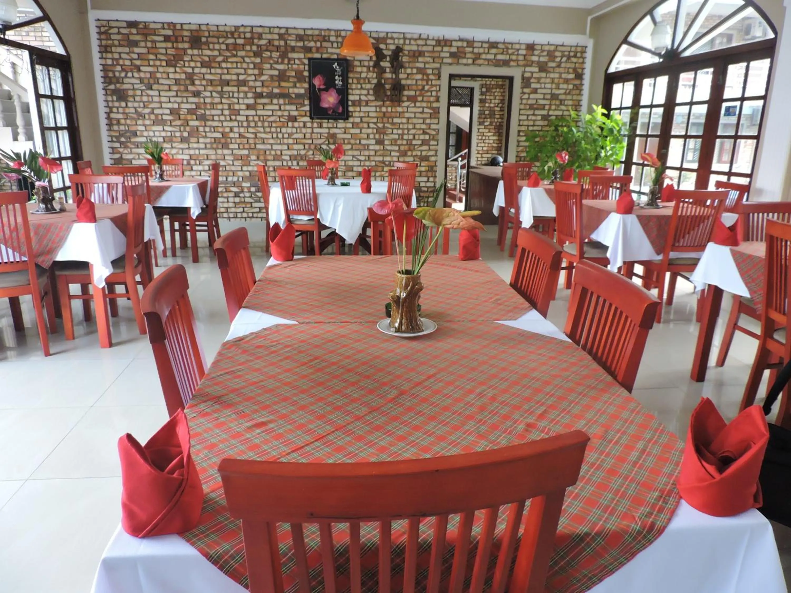 Restaurant/places to eat in Oasis Beach Resort