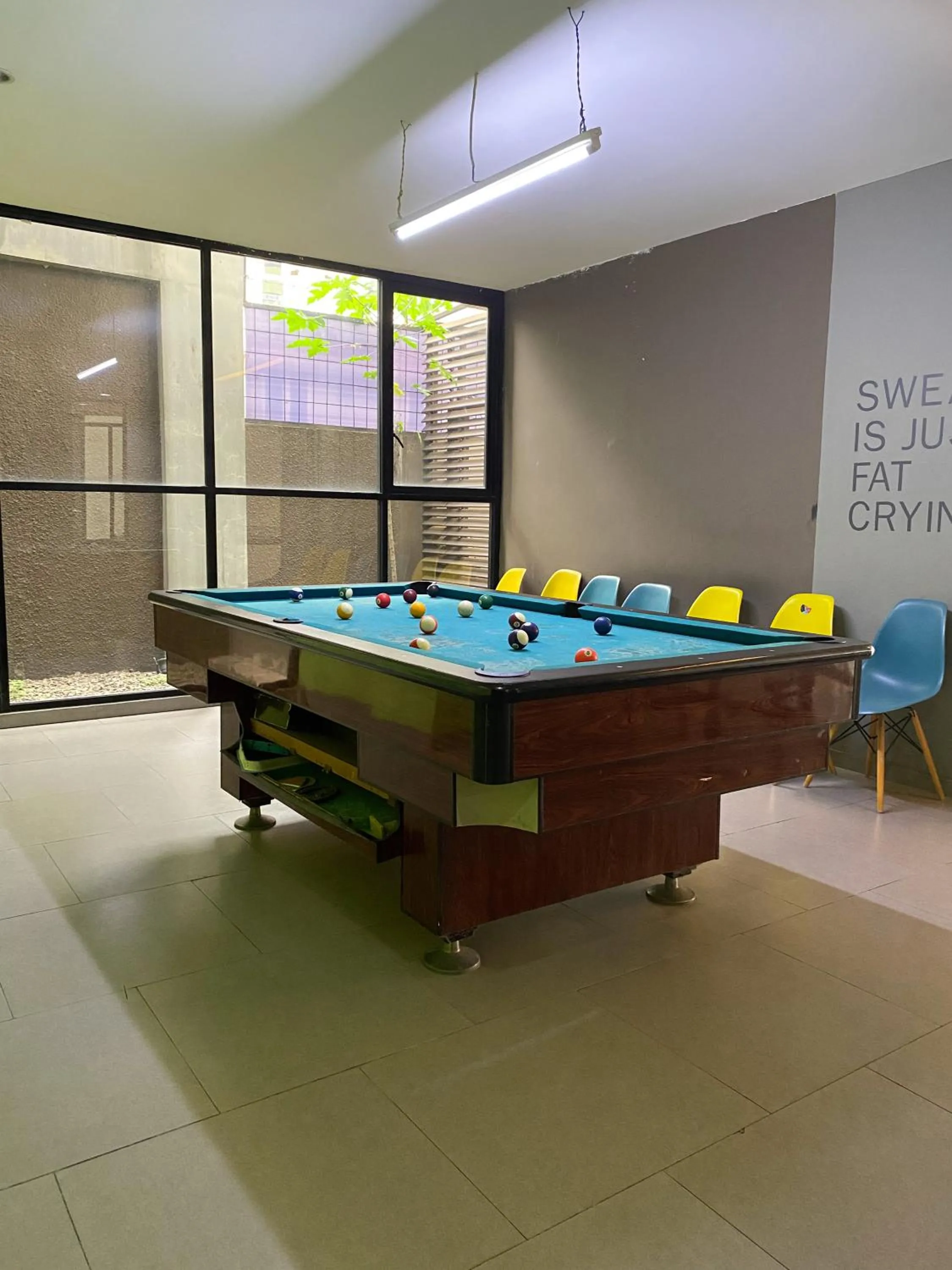 Billiard in Behomy Maxley Lippo Karawaci