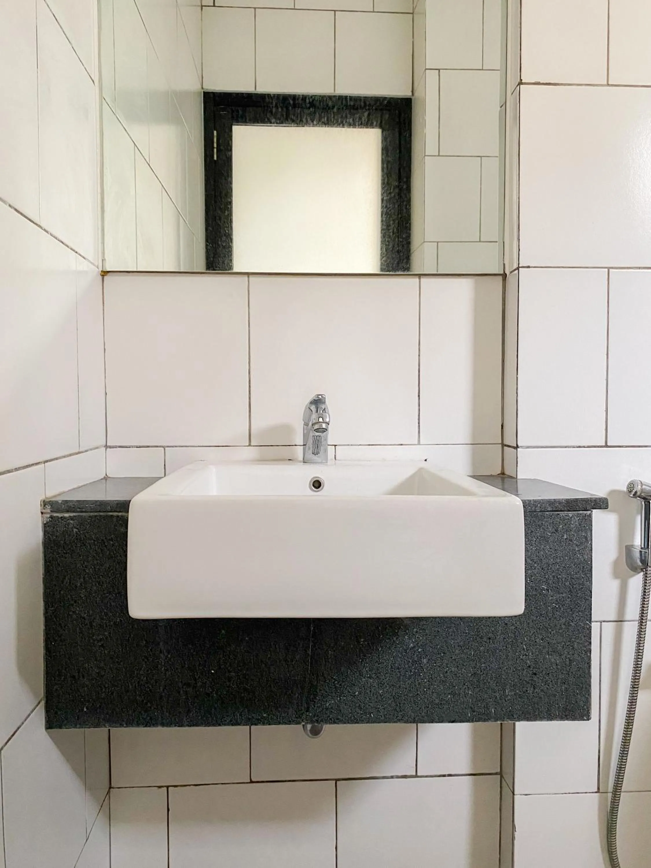 Bathroom in Behomy Maxley Lippo Karawaci