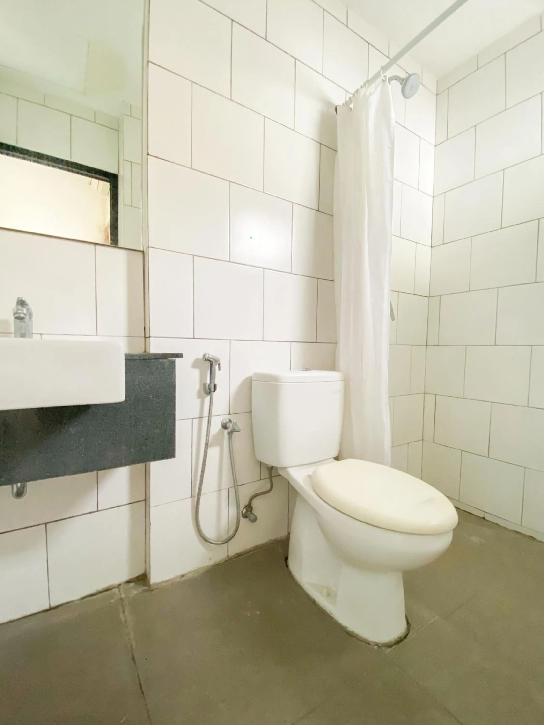 Shower in Behomy Maxley Lippo Karawaci