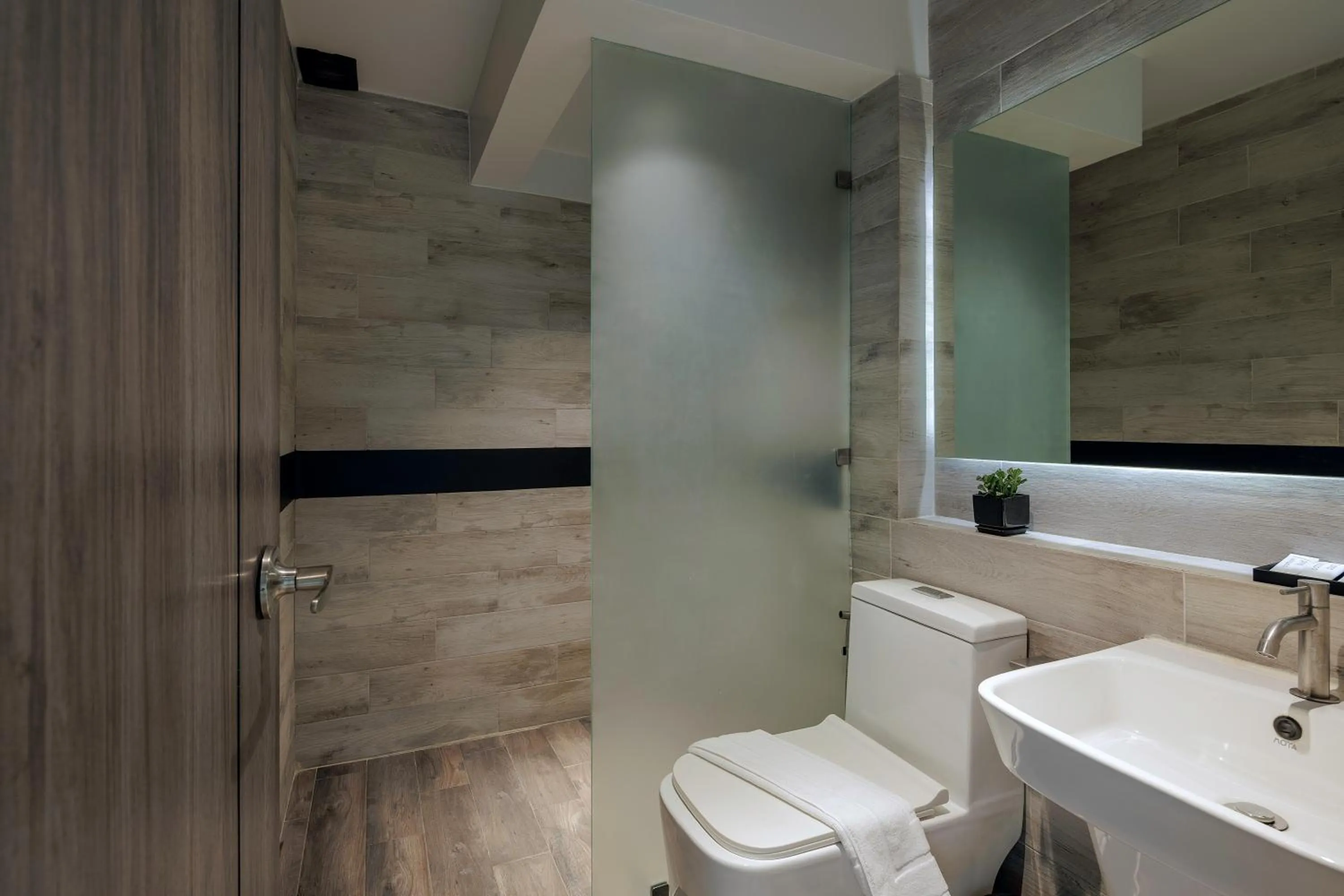 Shower in BedTime Hotel Samui