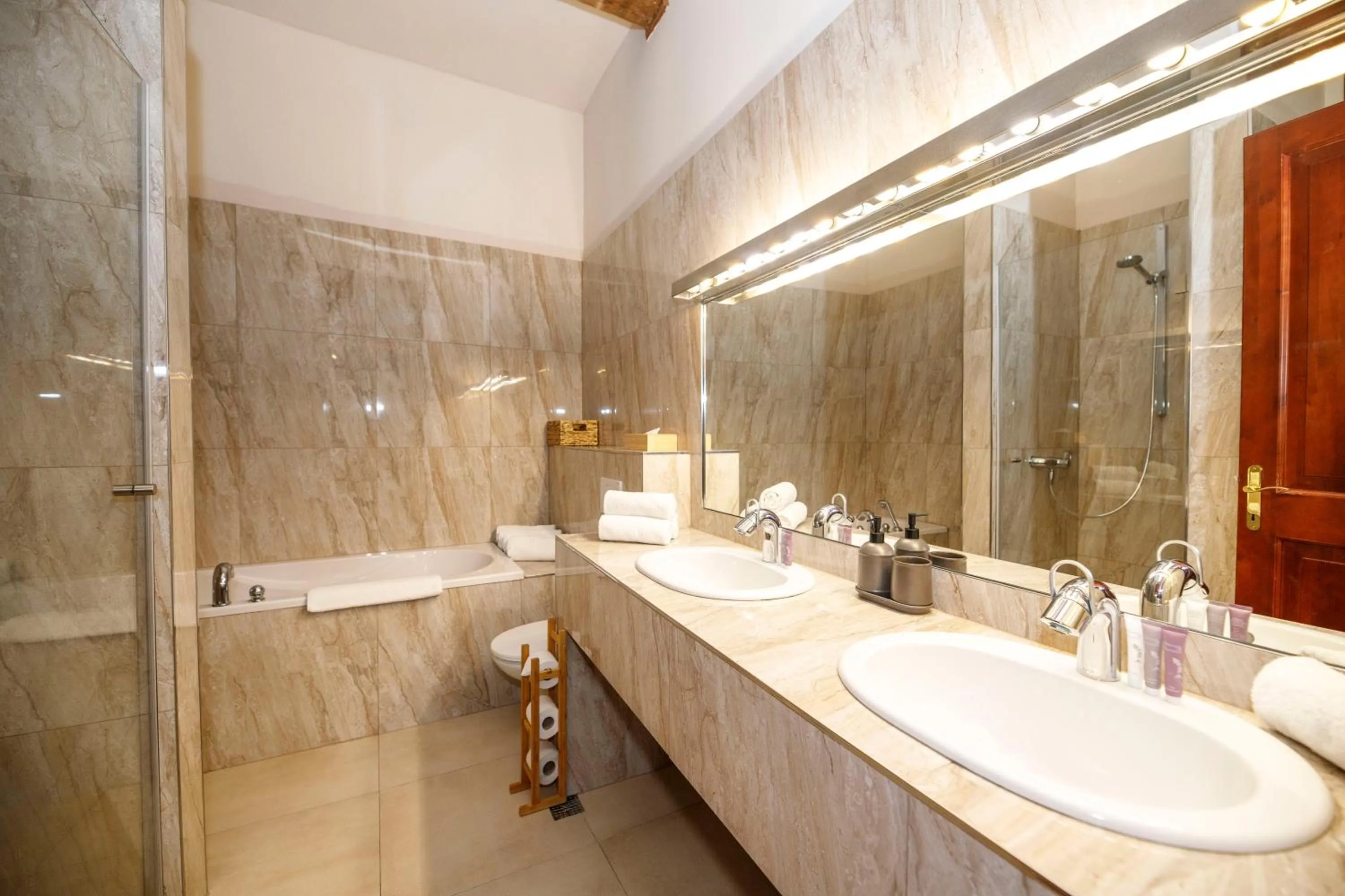 Shower in Dvůr Pecínov