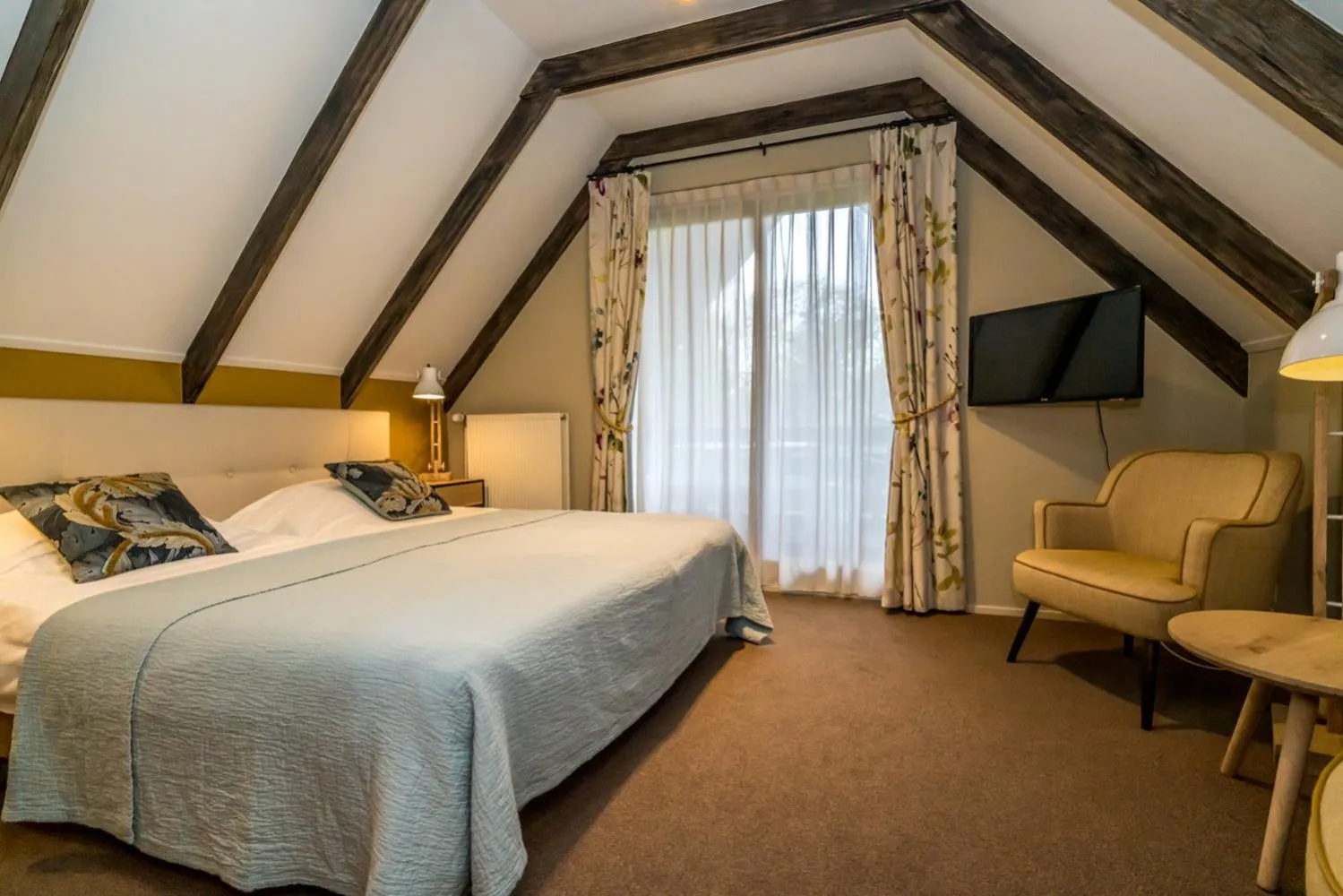 Bed in Hostellerie Schuddebeurs