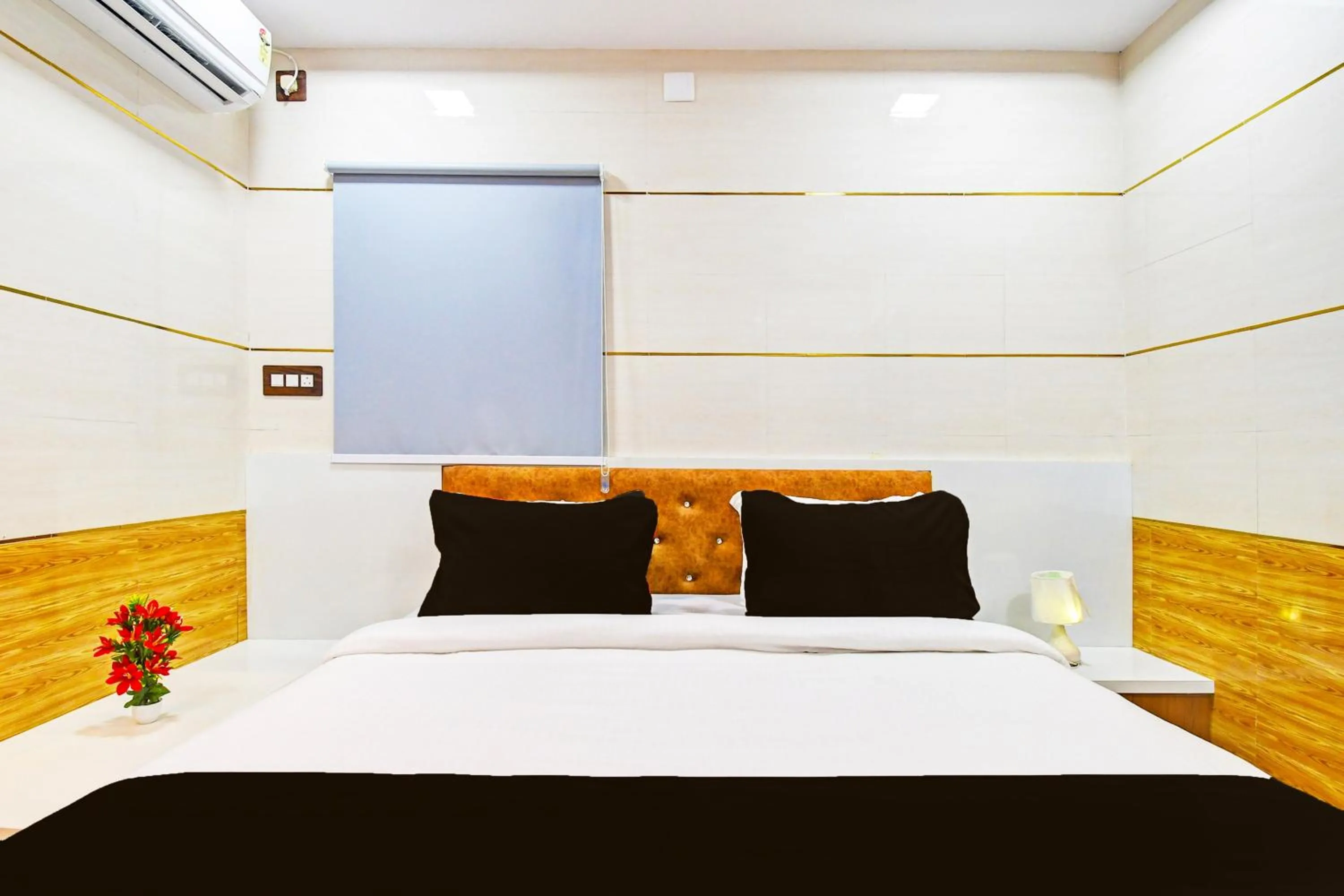 Bedroom, Bed in Super Hotel O Maa Bhubaneswari Hotel