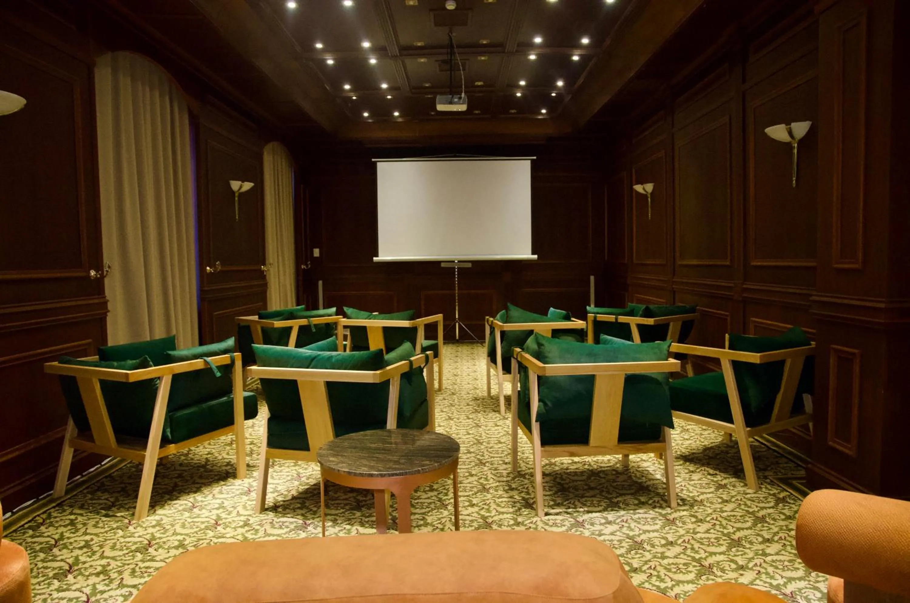 Eighty Eight Deluxe Hotel & Spa