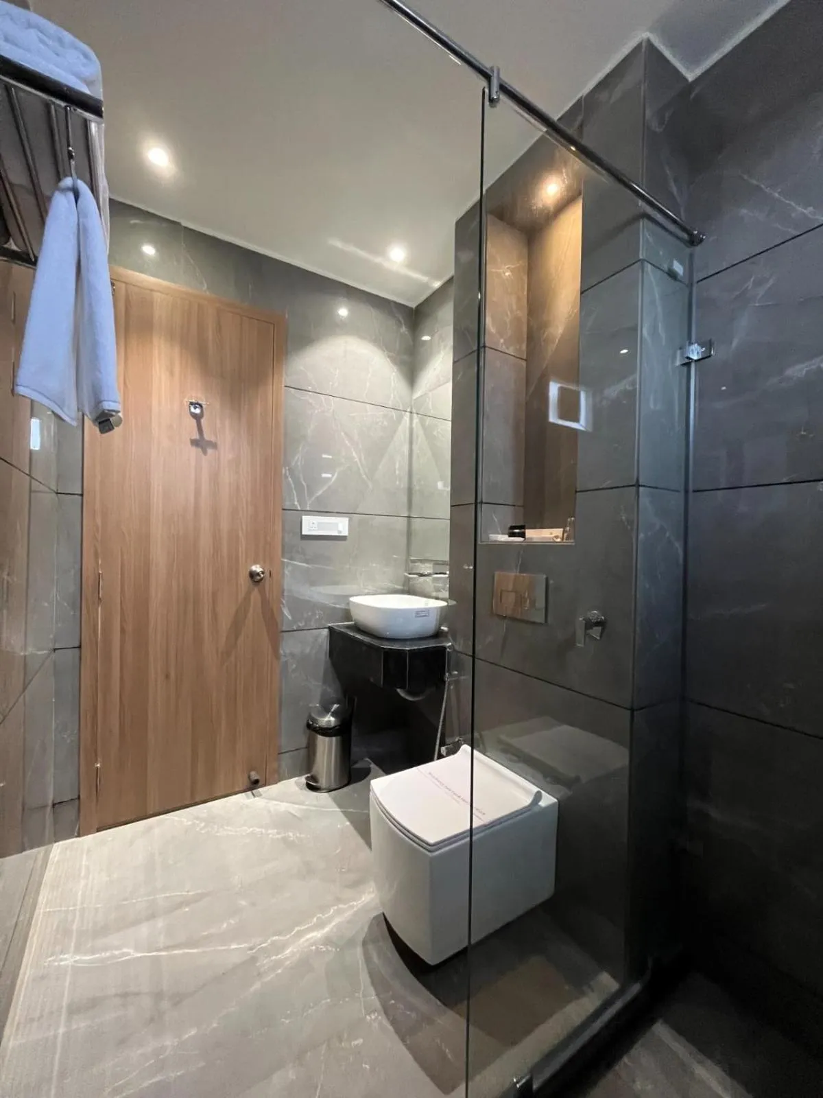 Bathroom in Hotel Three Seasons