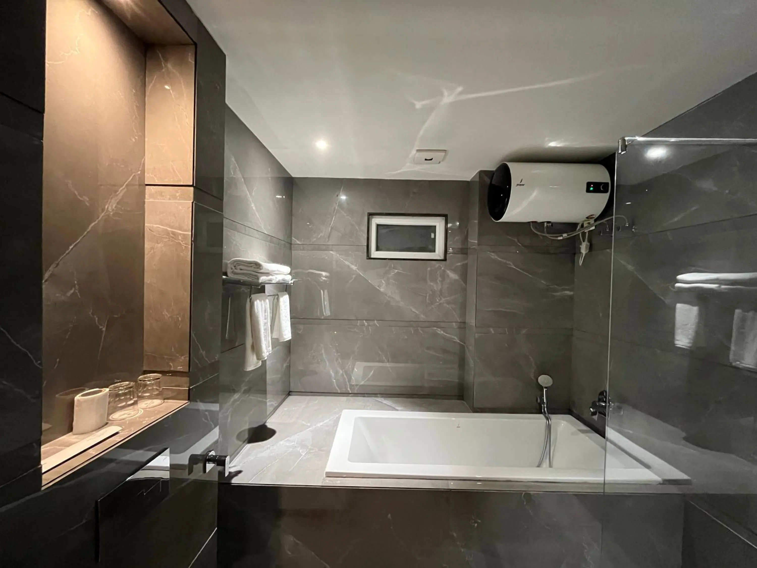 Bathroom in Hotel Three Seasons