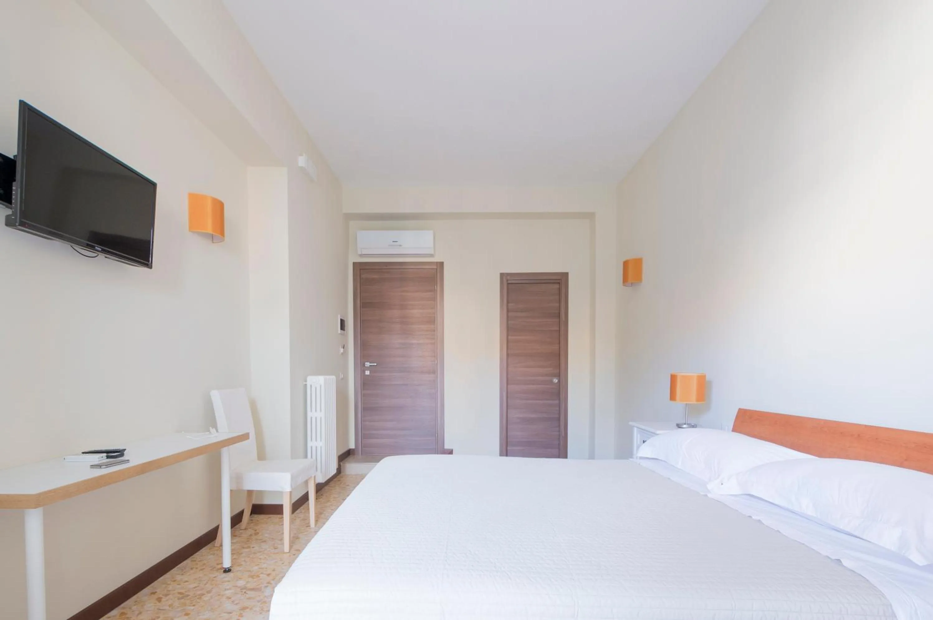 Photo of the whole room, Bed in Trastevere Chic