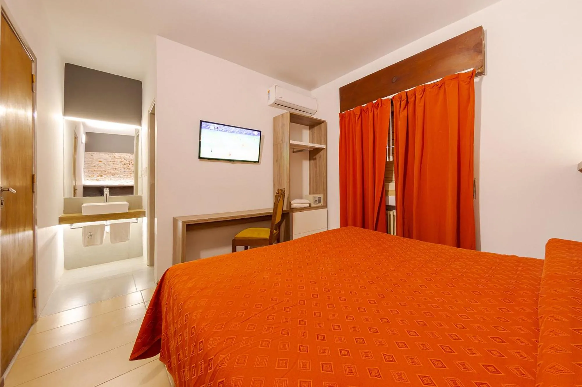Bed in Hotel El Condado