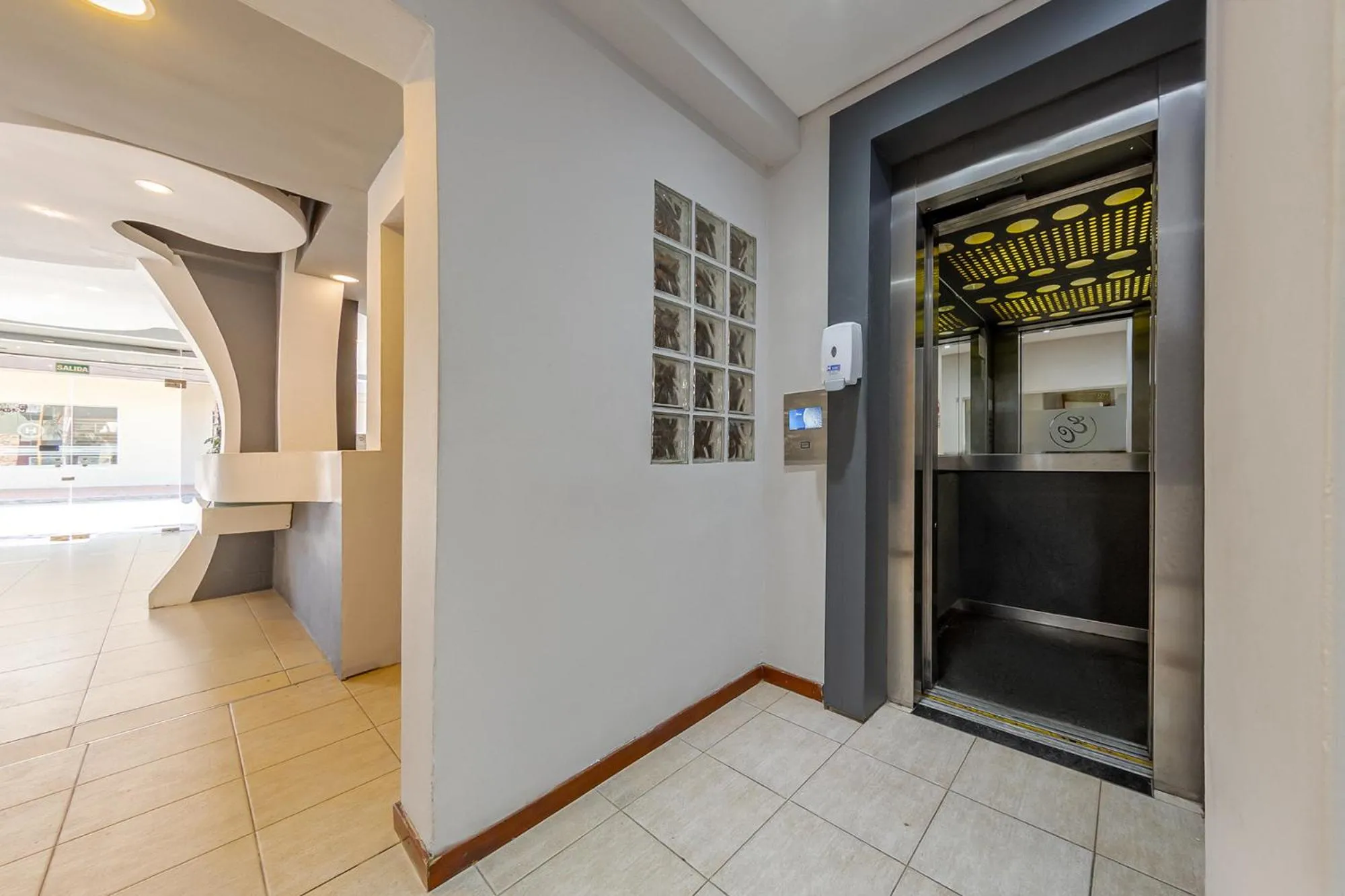 elevator in Hotel El Condado