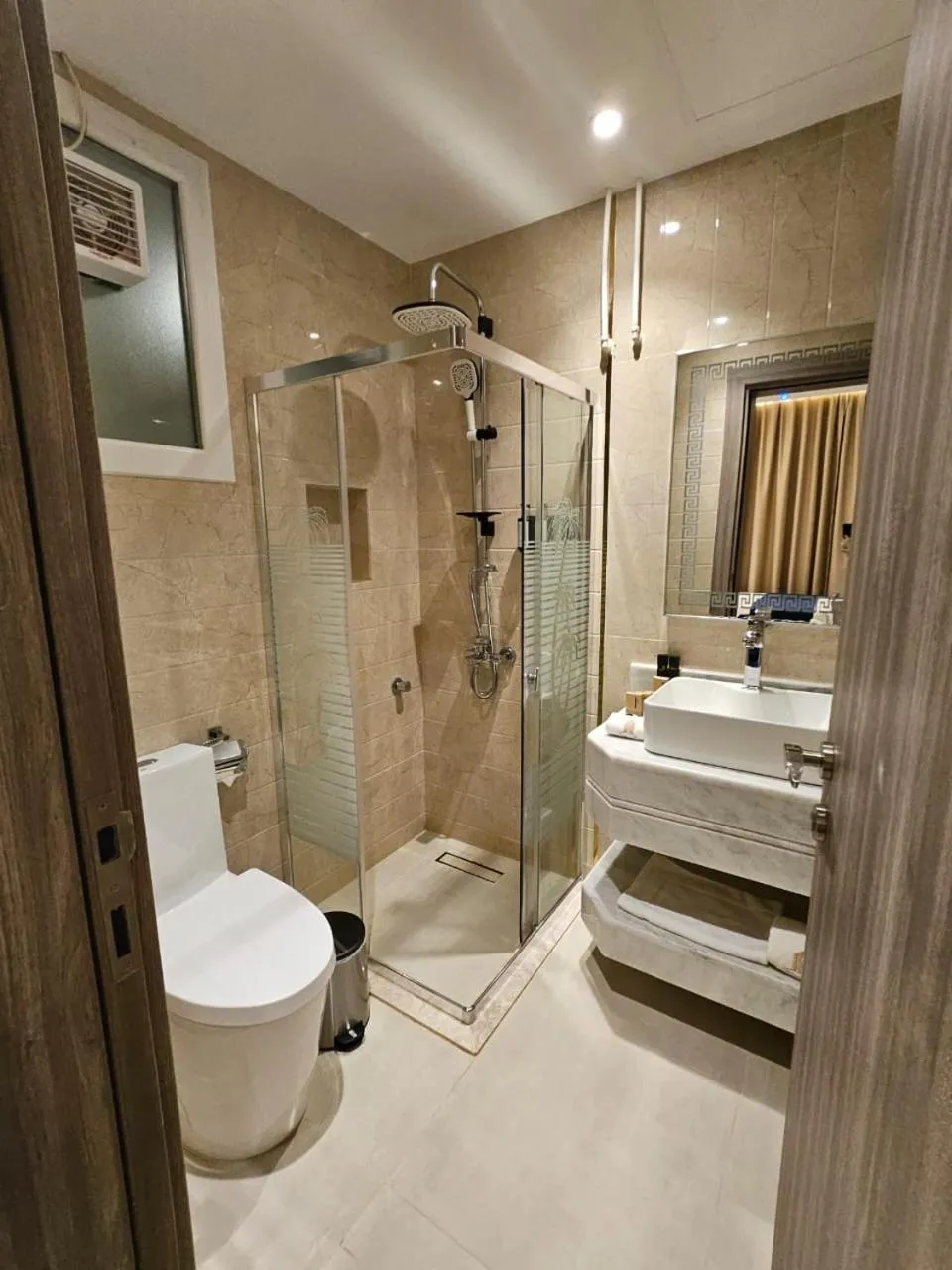 Bathroom in Royal Plaza Hotel