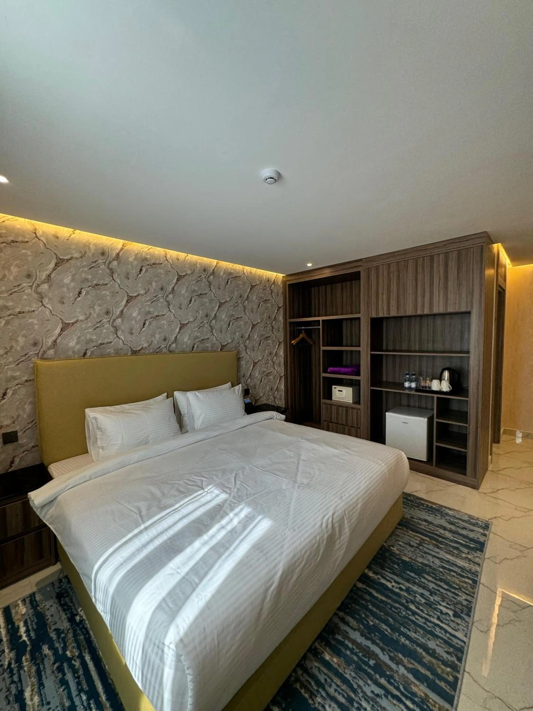 Bed in Royal Plaza Hotel