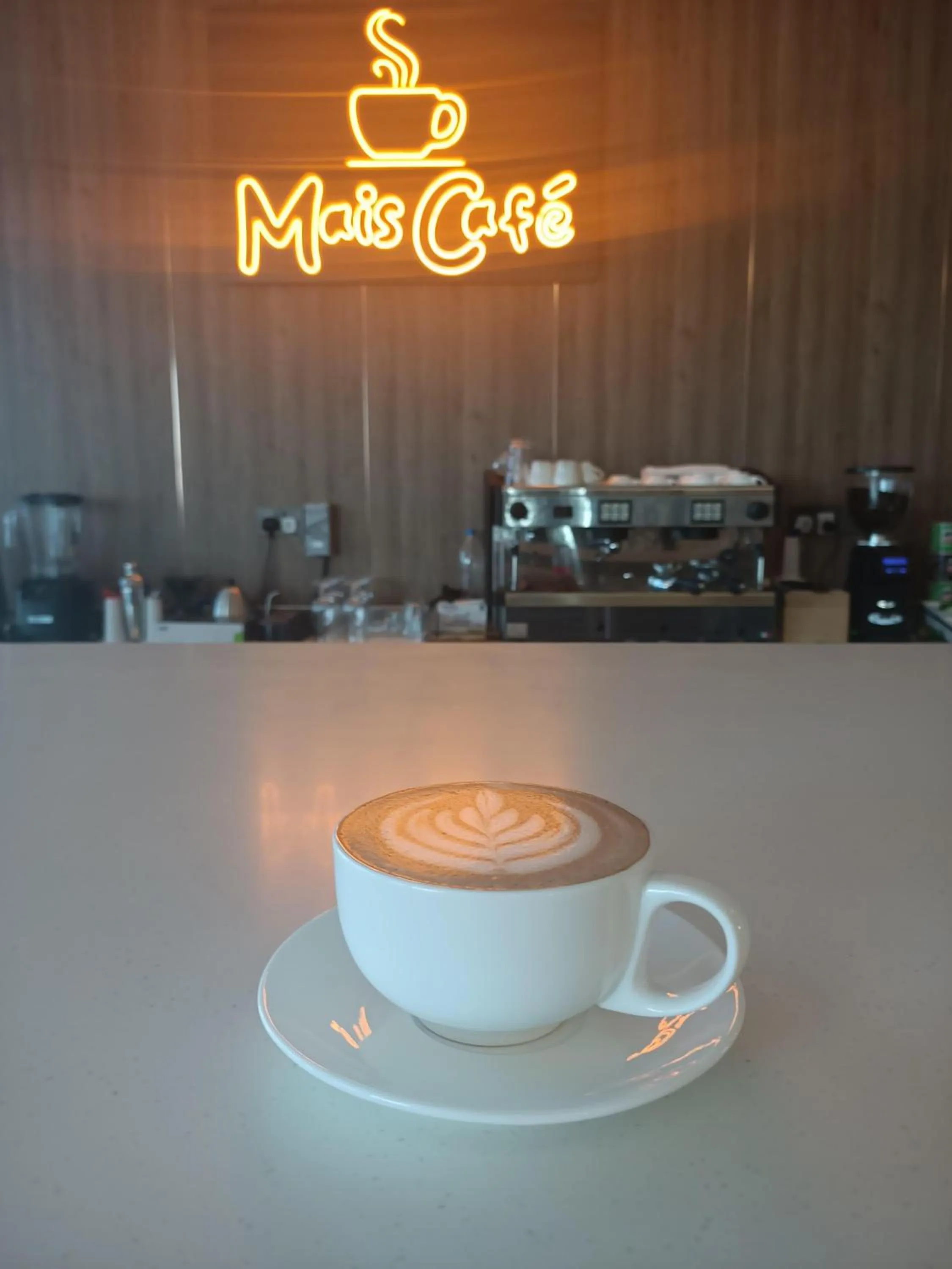 Coffee/tea facilities in Royal Plaza Hotel