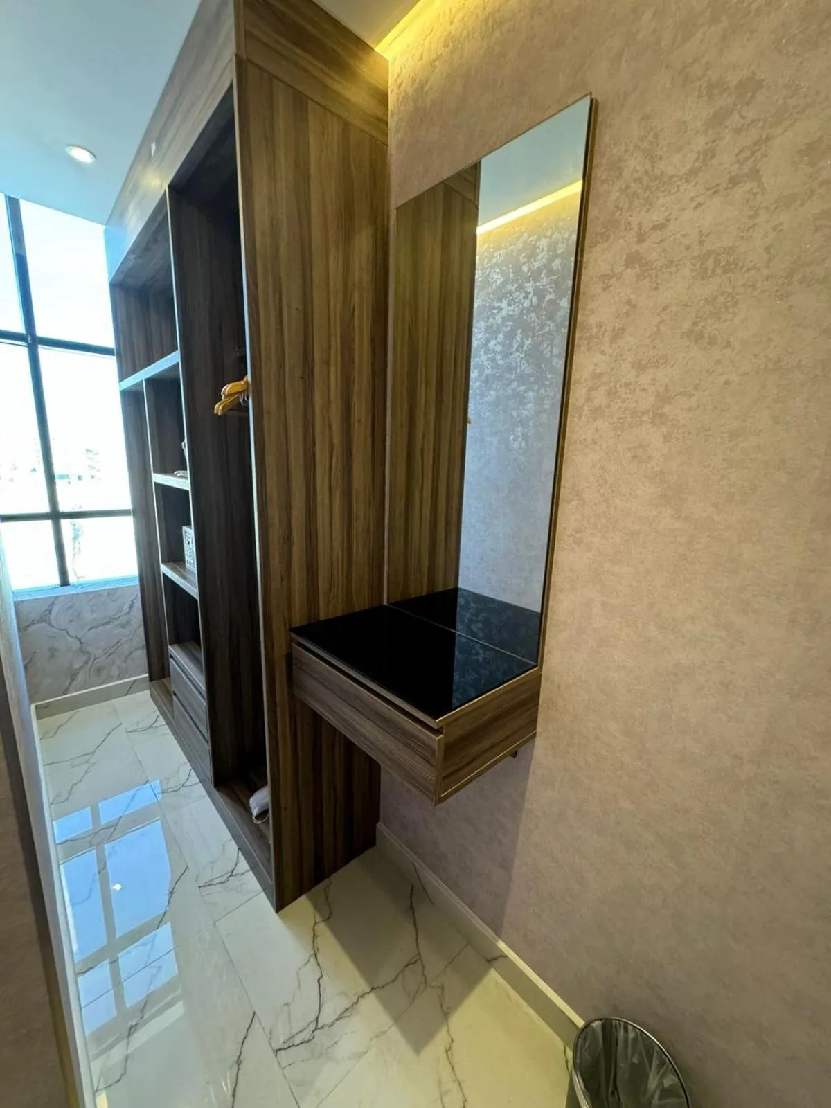 wardrobe in Royal Plaza Hotel