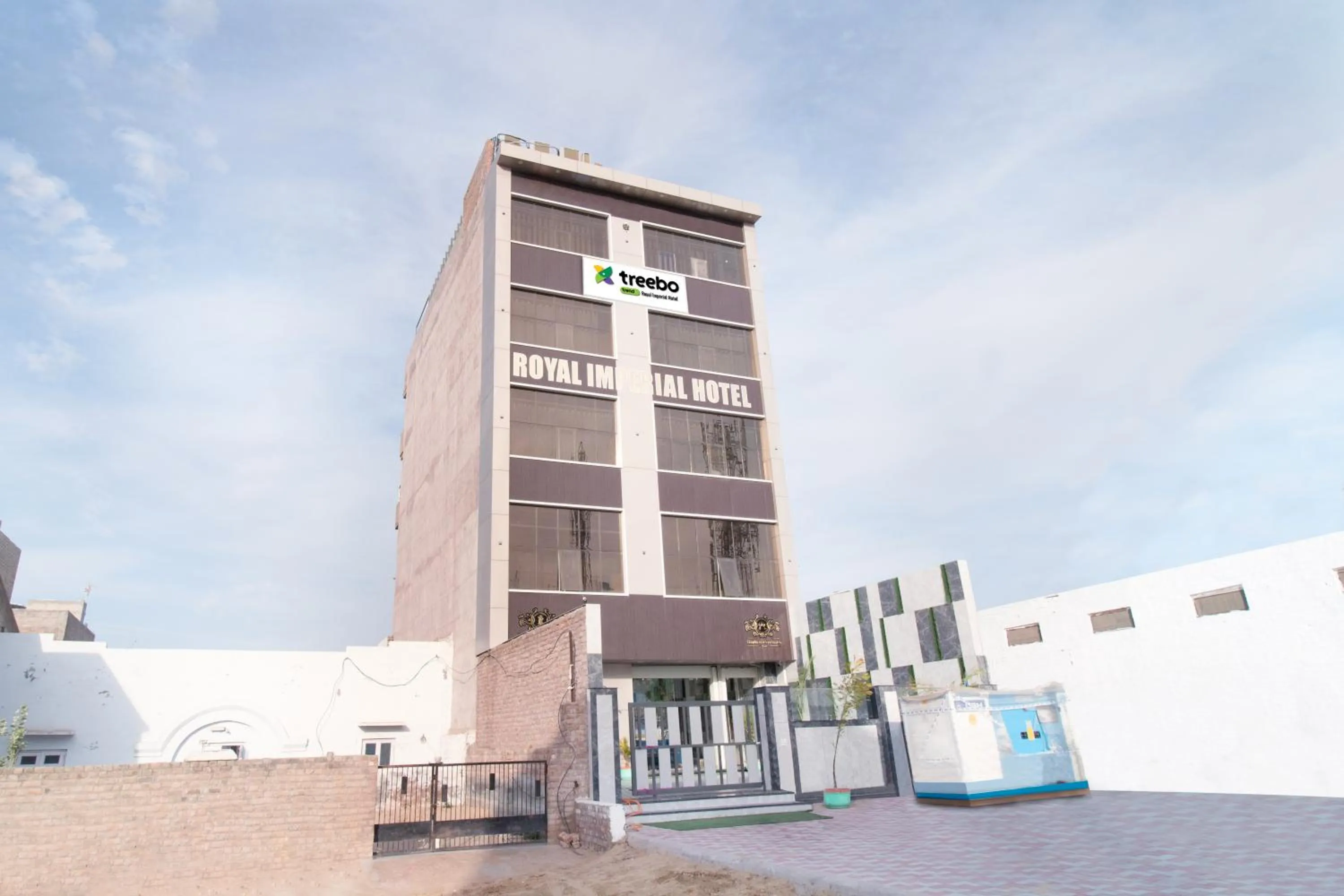 Facade/entrance in Treebo Royal Imperial, Bikaner Railway Station