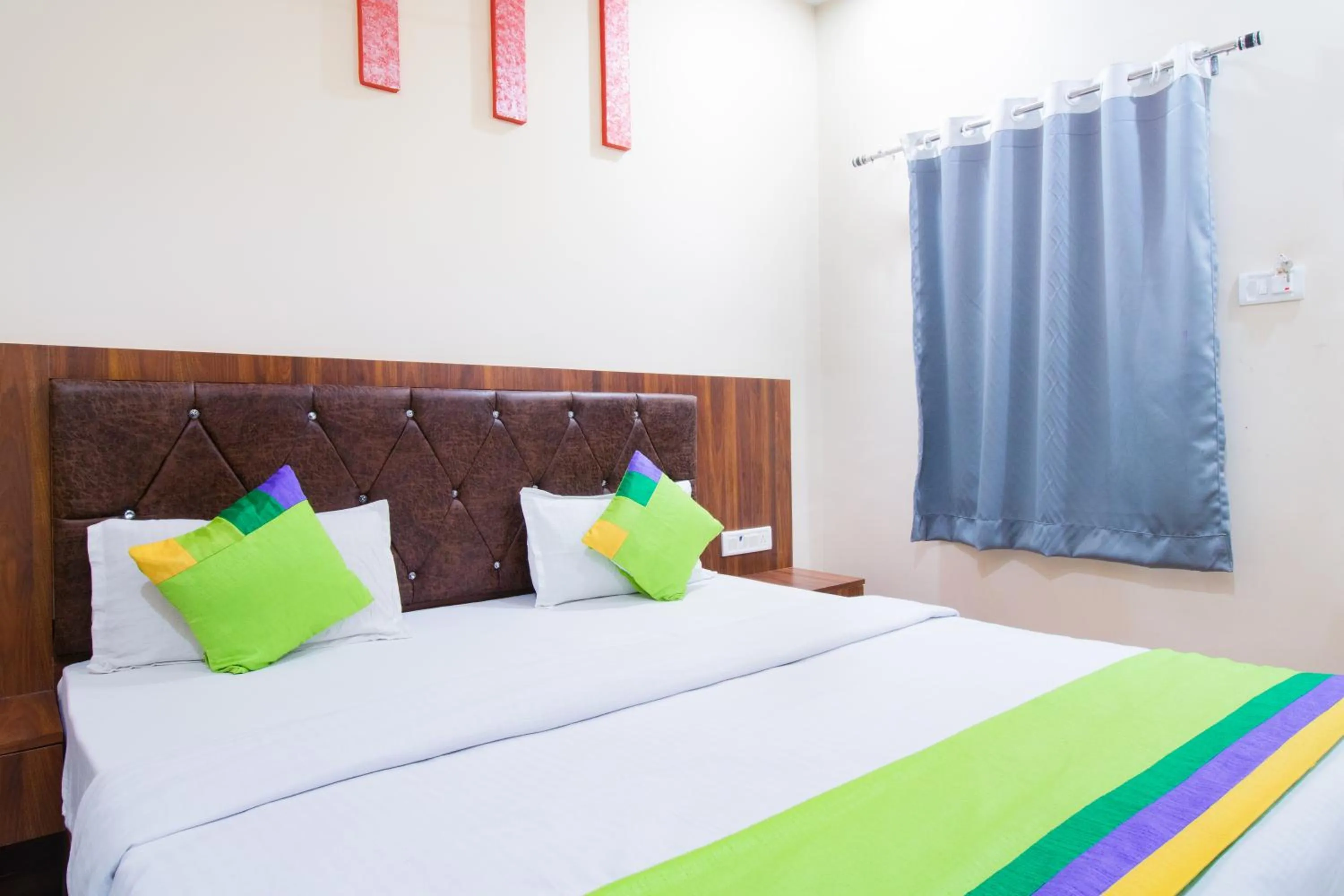 Bedroom, Bed in Treebo Royal Imperial, Bikaner Railway Station