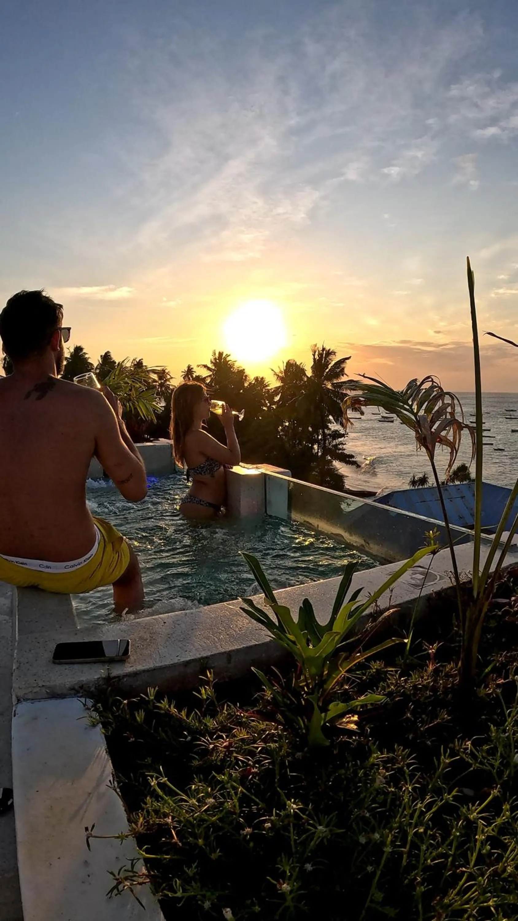 Swimming pool in Aluna Beach Apartments