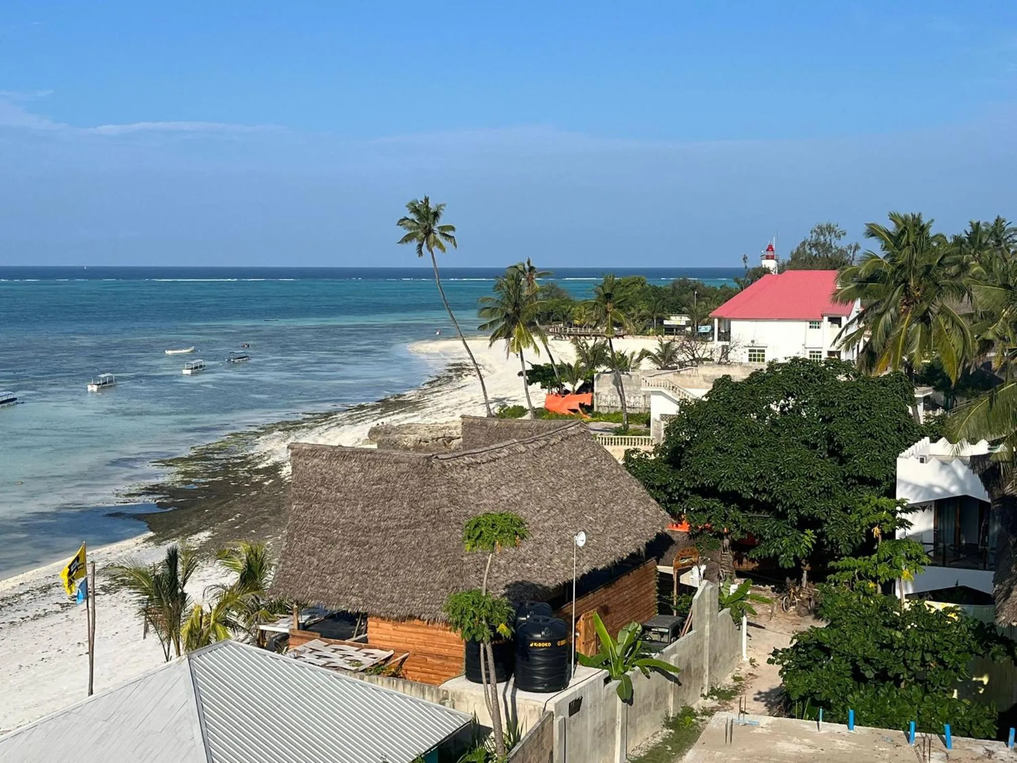 Restaurant/places to eat in Aluna Beach Apartments