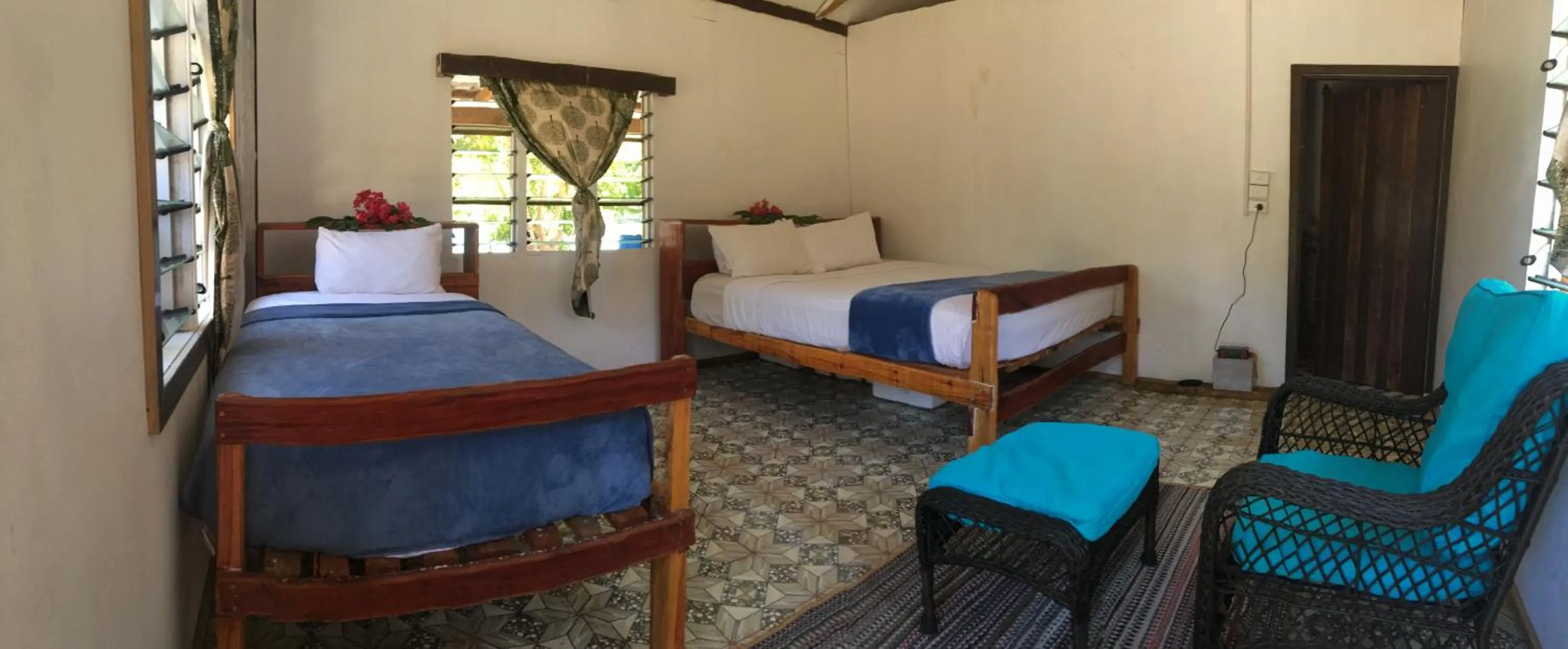 Photo of the whole room, Bed in Yawekata Eco Still Bluewater Lodge