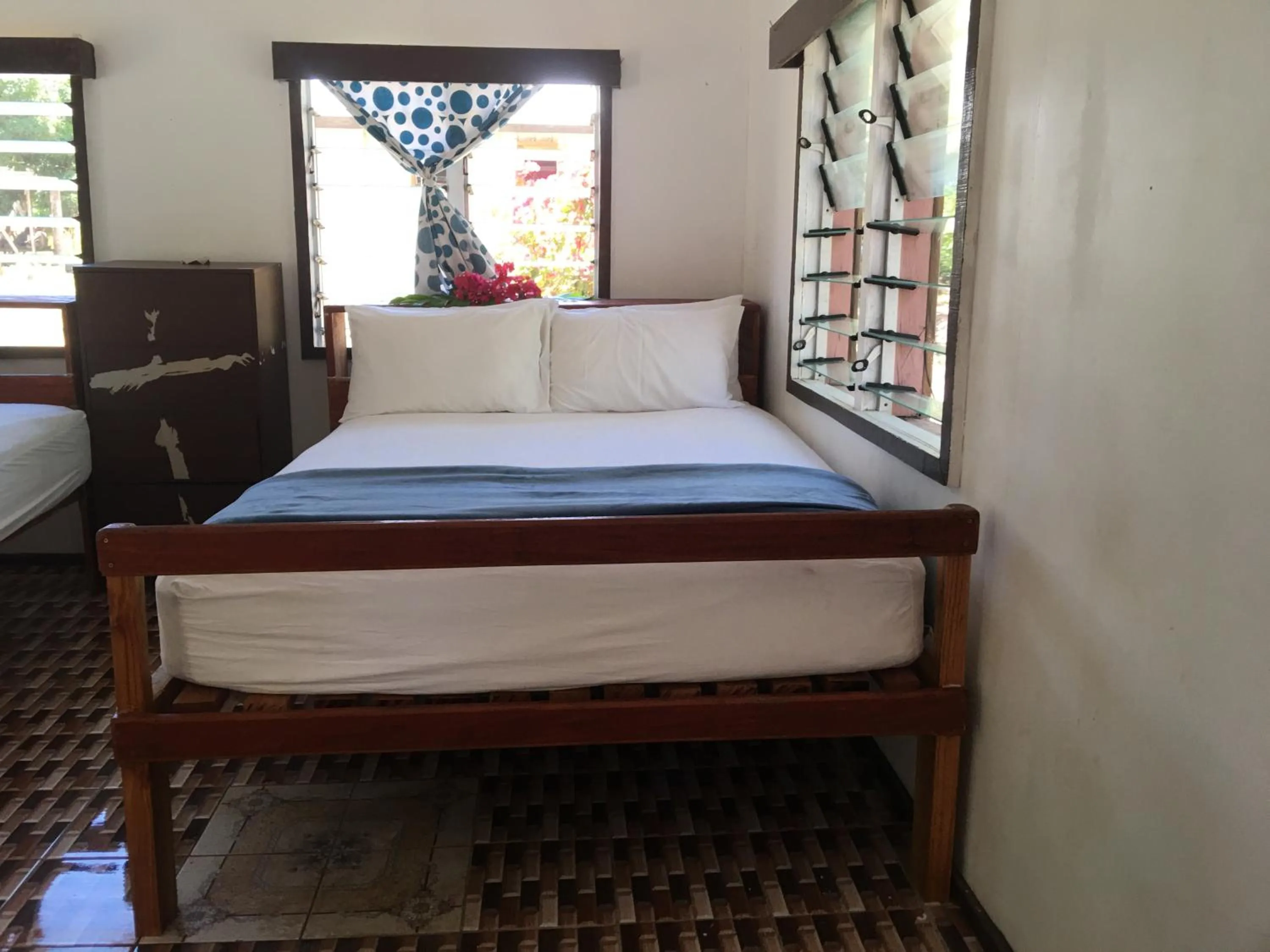 Bed in Yawekata Eco Still Bluewater Lodge