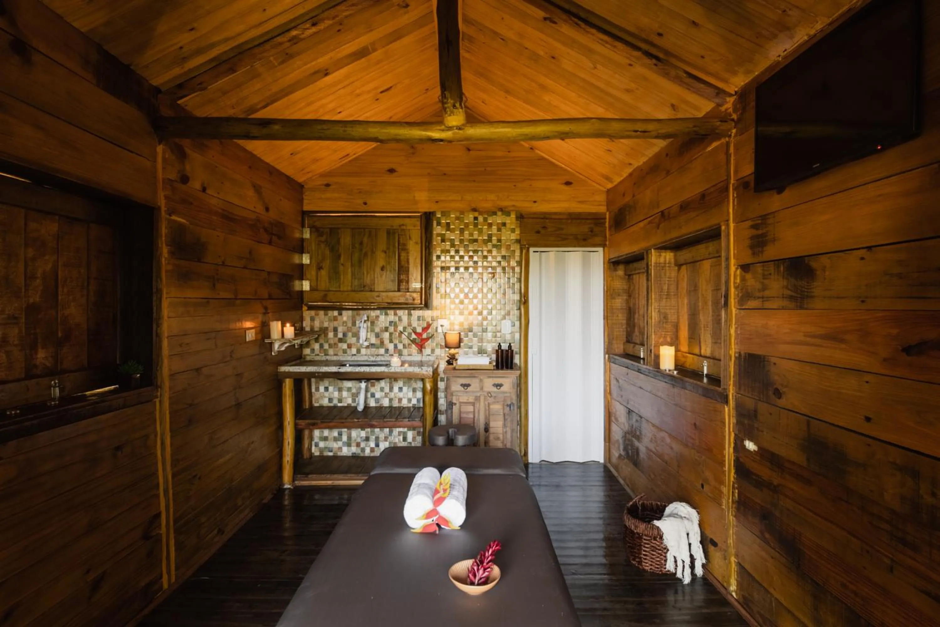 Massage in Mōmento Itamambuca