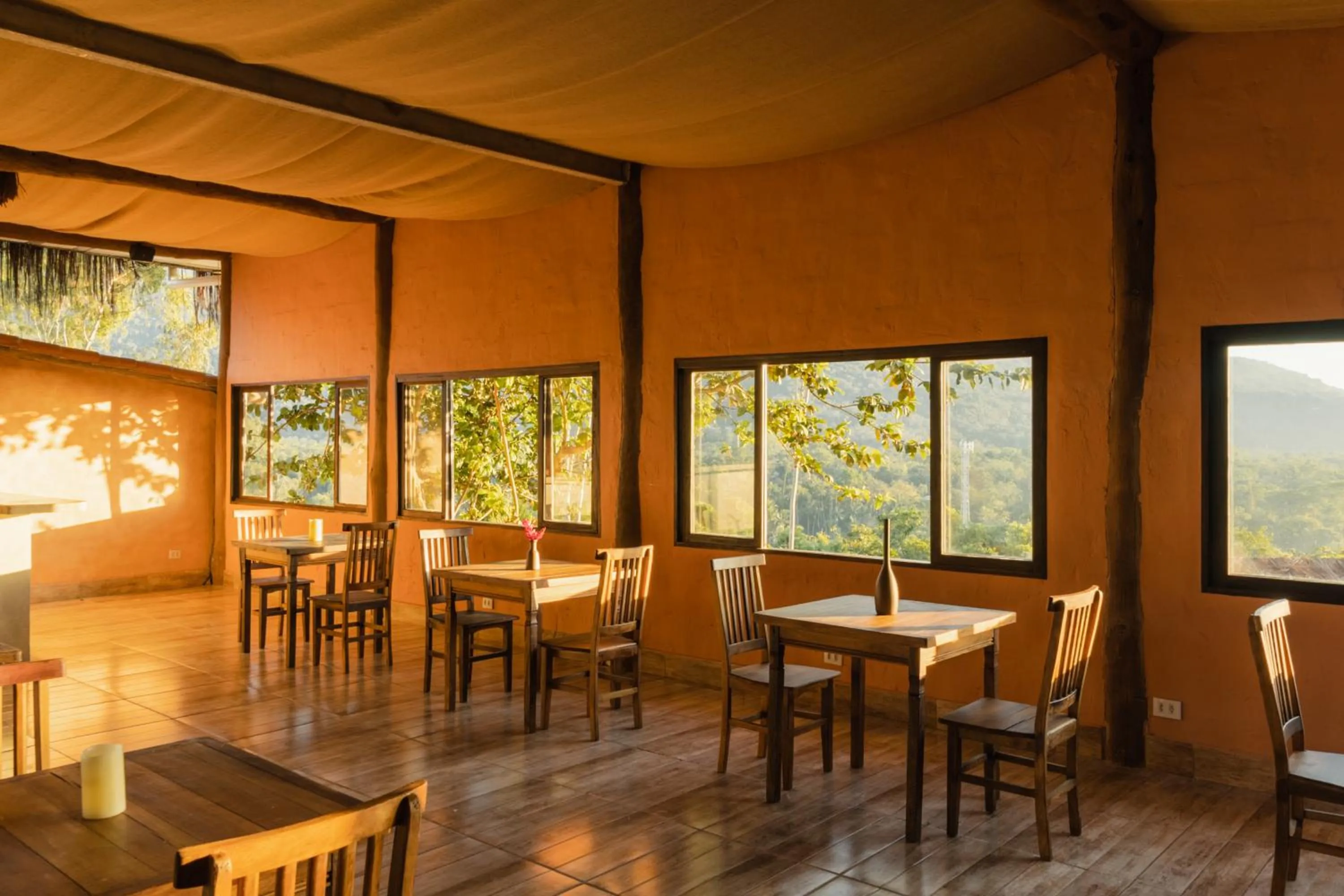 Restaurant/places to eat in Mōmento Itamambuca