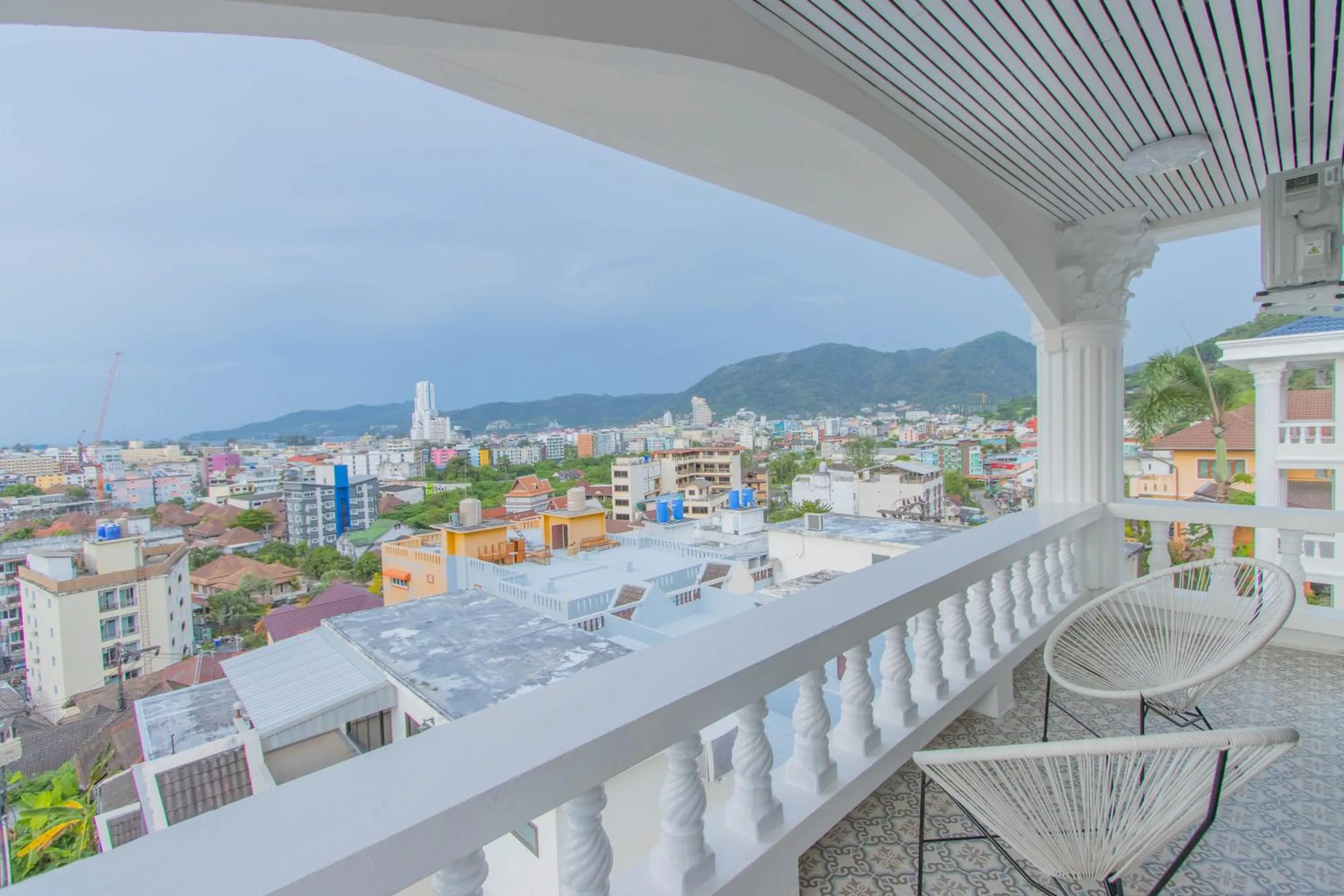 Balcony/Terrace in RoomQuest The Peak Patong Hill