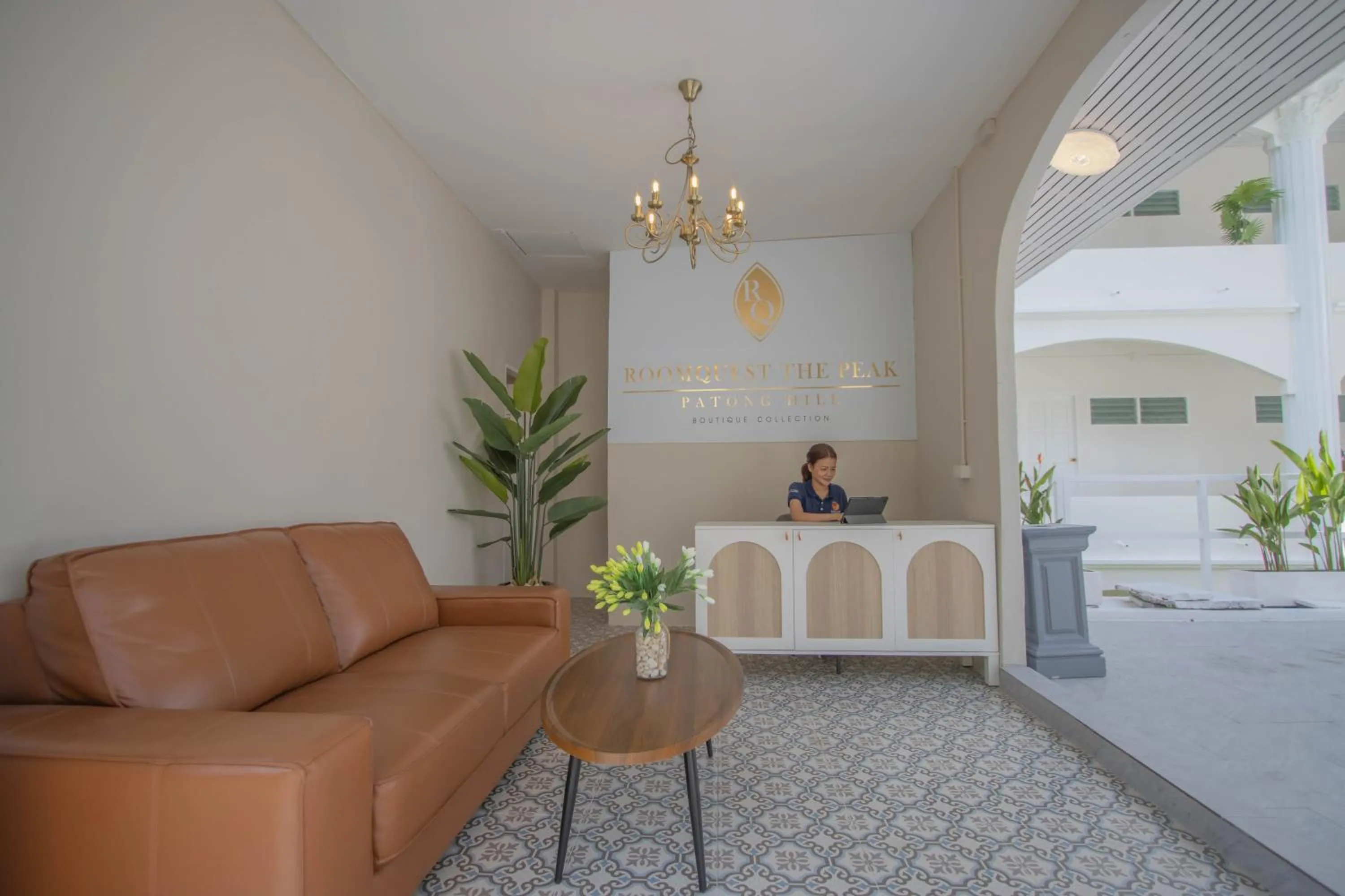 Lobby or reception in RoomQuest The Peak Patong Hill