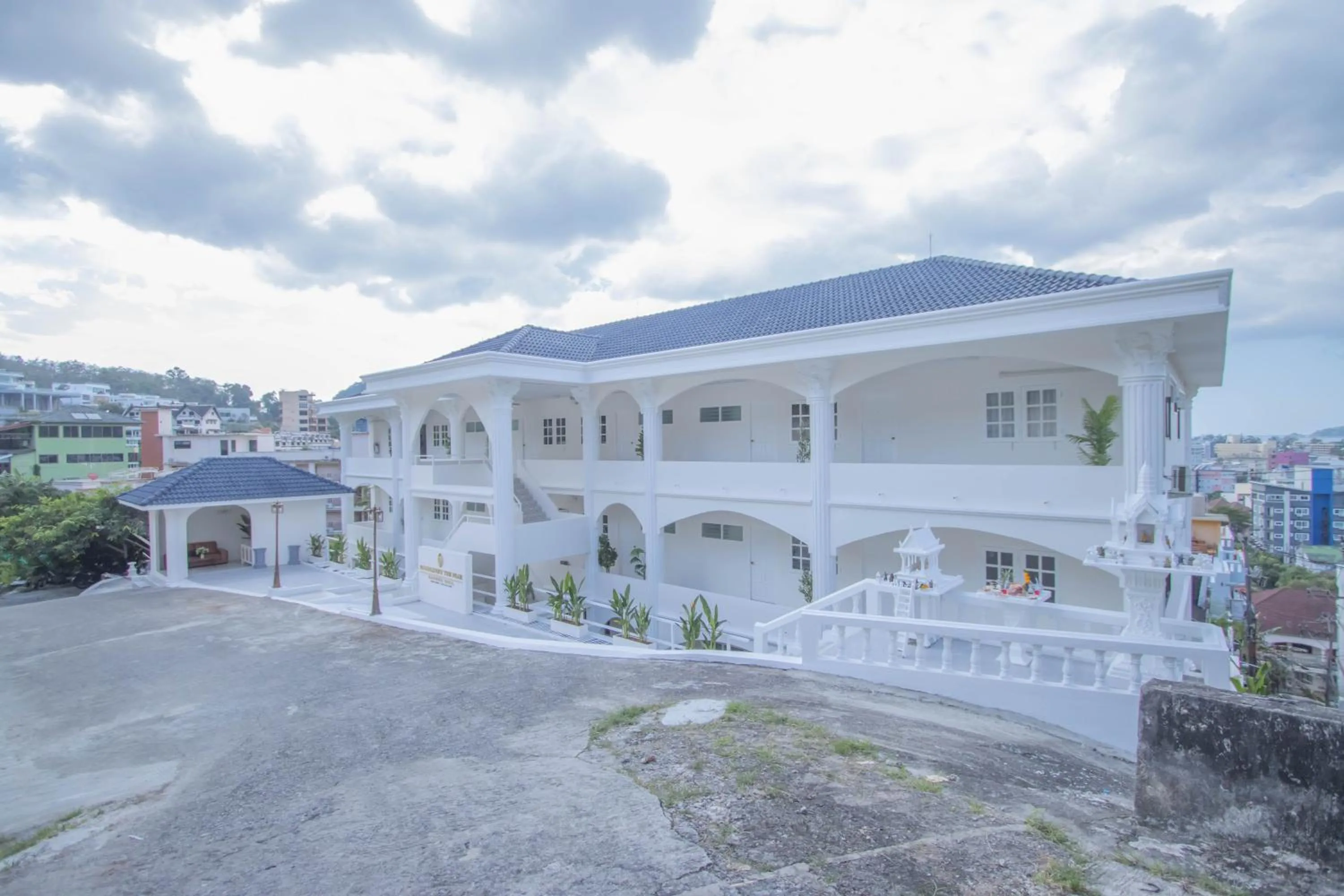 Property building in RoomQuest The Peak Patong Hill