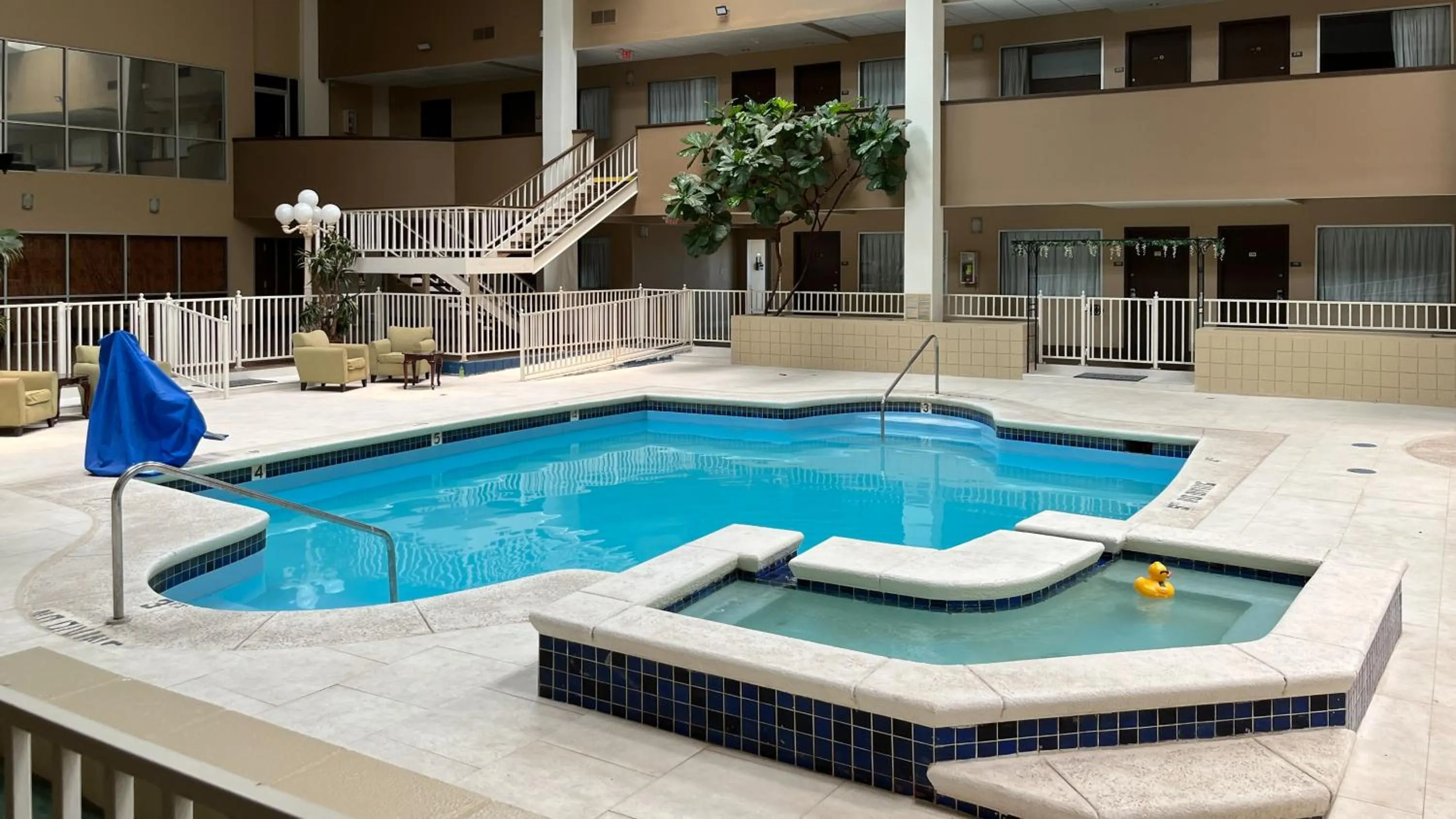 Swimming pool in Motel 6-Snyder, TX