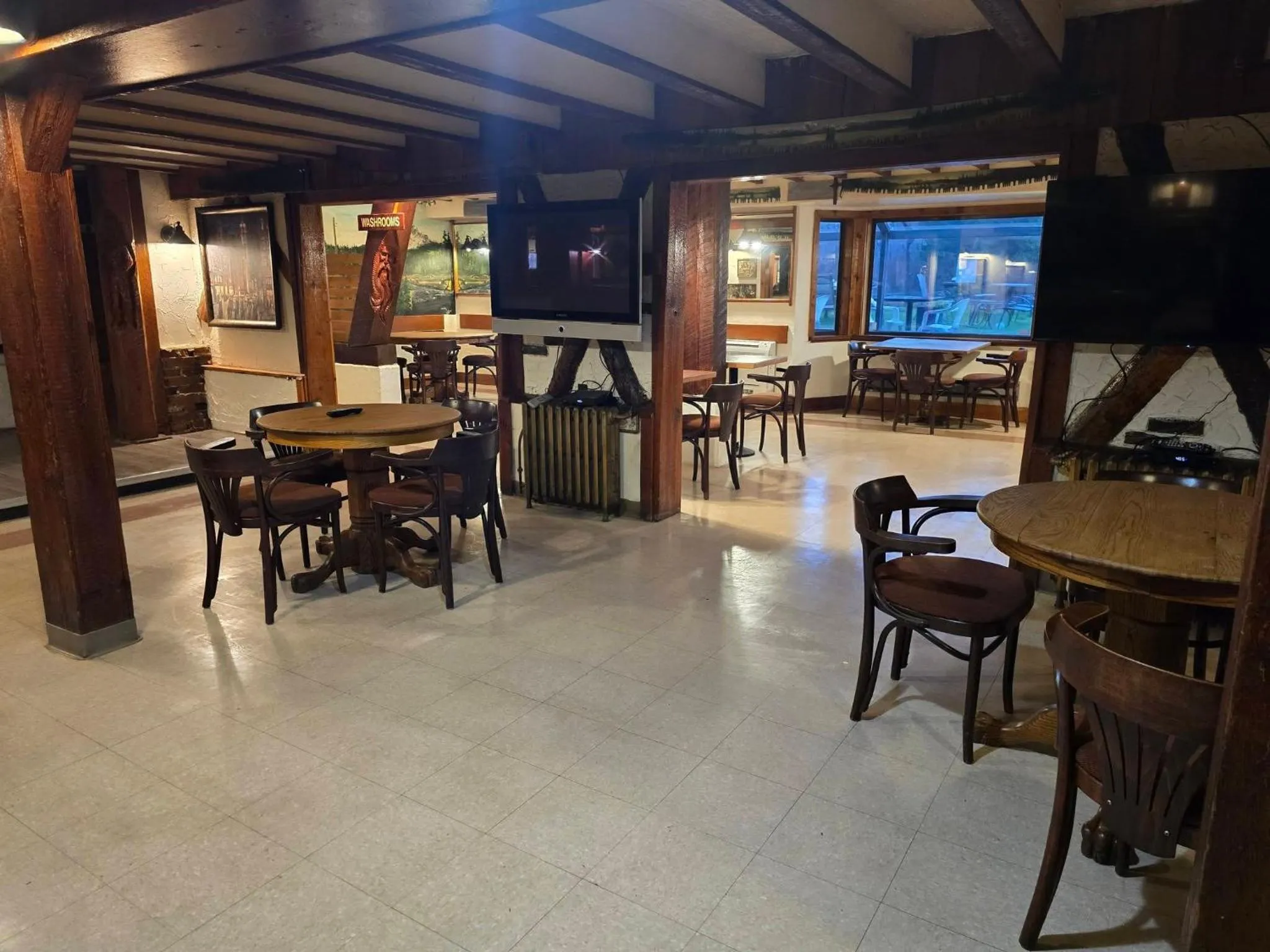 Restaurant/places to eat in Campbell River Lodge