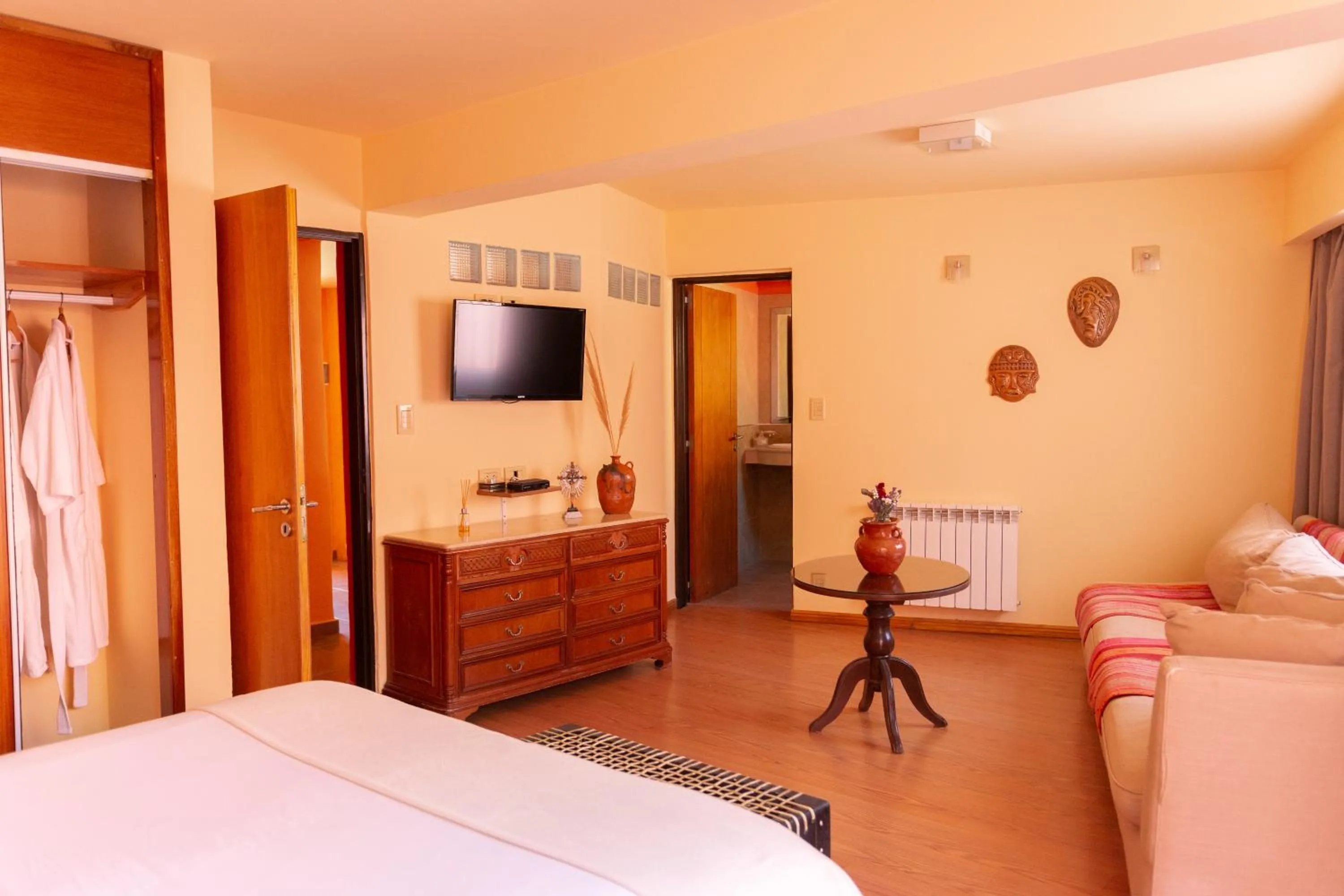 Photo of the whole room, Bed in Colores de Purmamarca