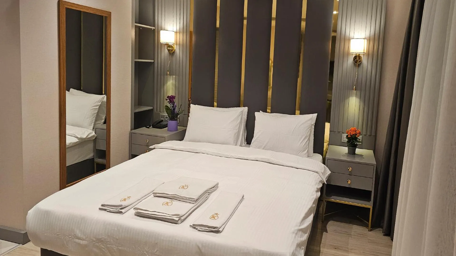 Bedroom, Bed in The Külsümz Hotel