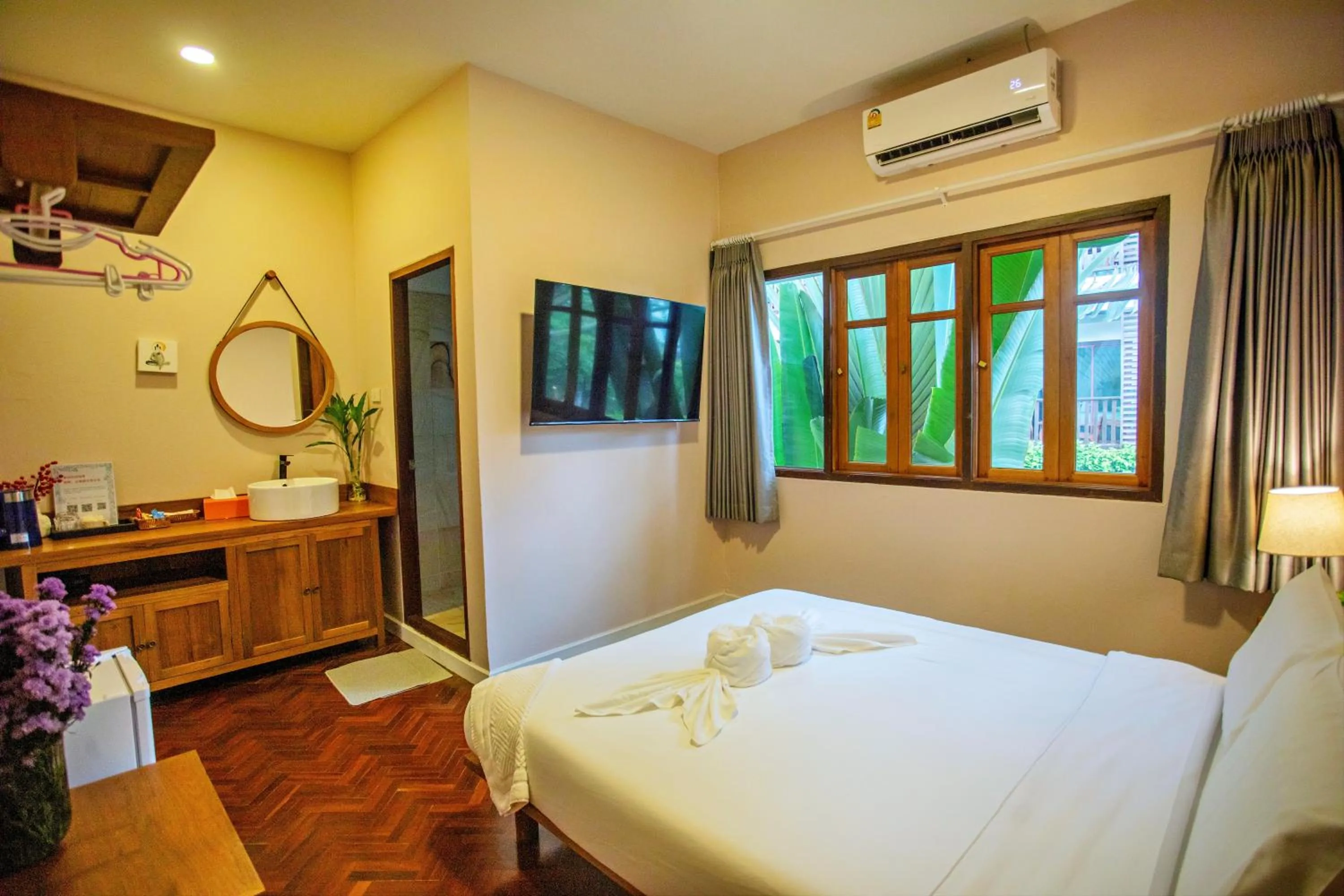 Double Room in Art house Old City