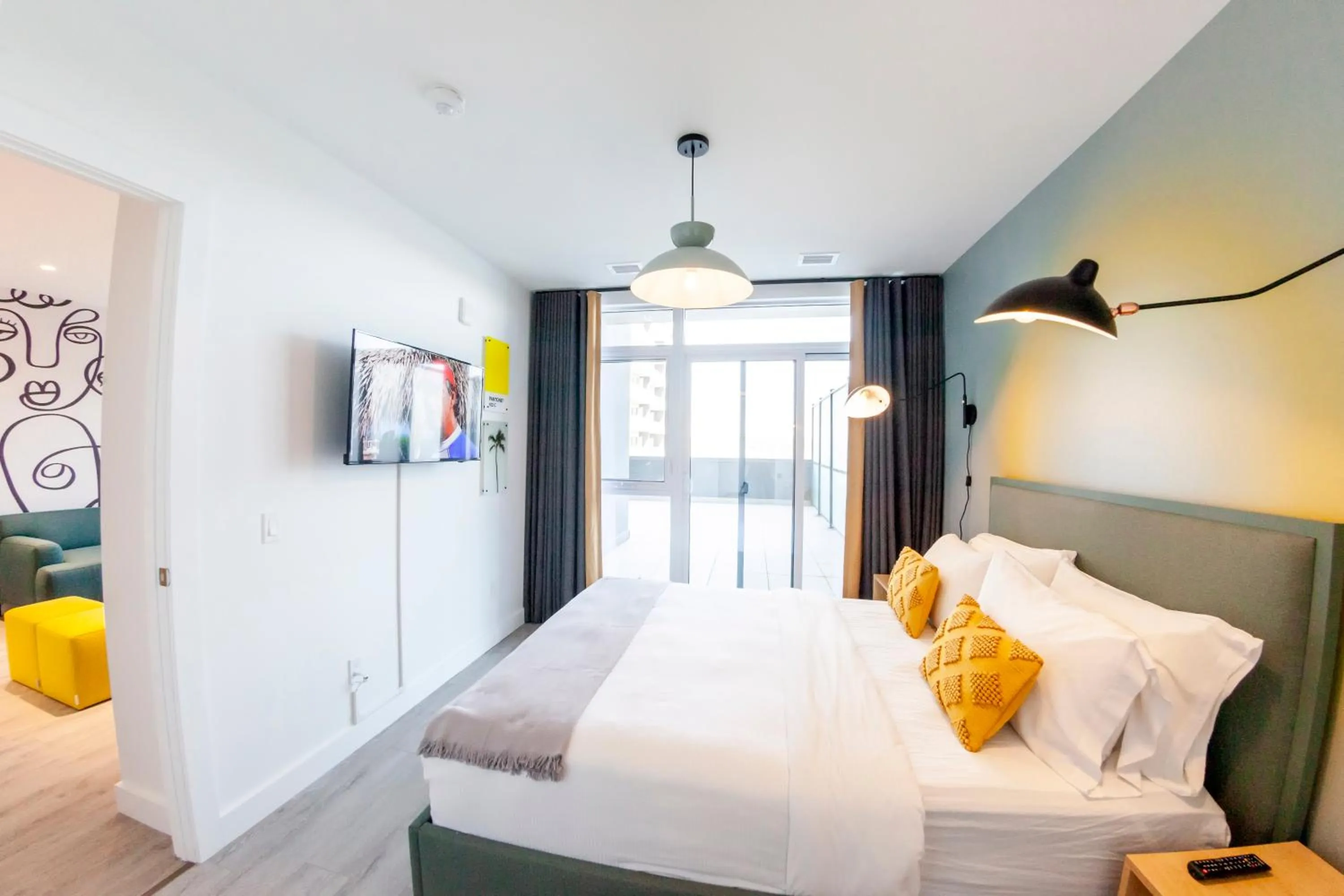 TV and multimedia, Bed in The Laundry Rooms Gaslight Cambridge