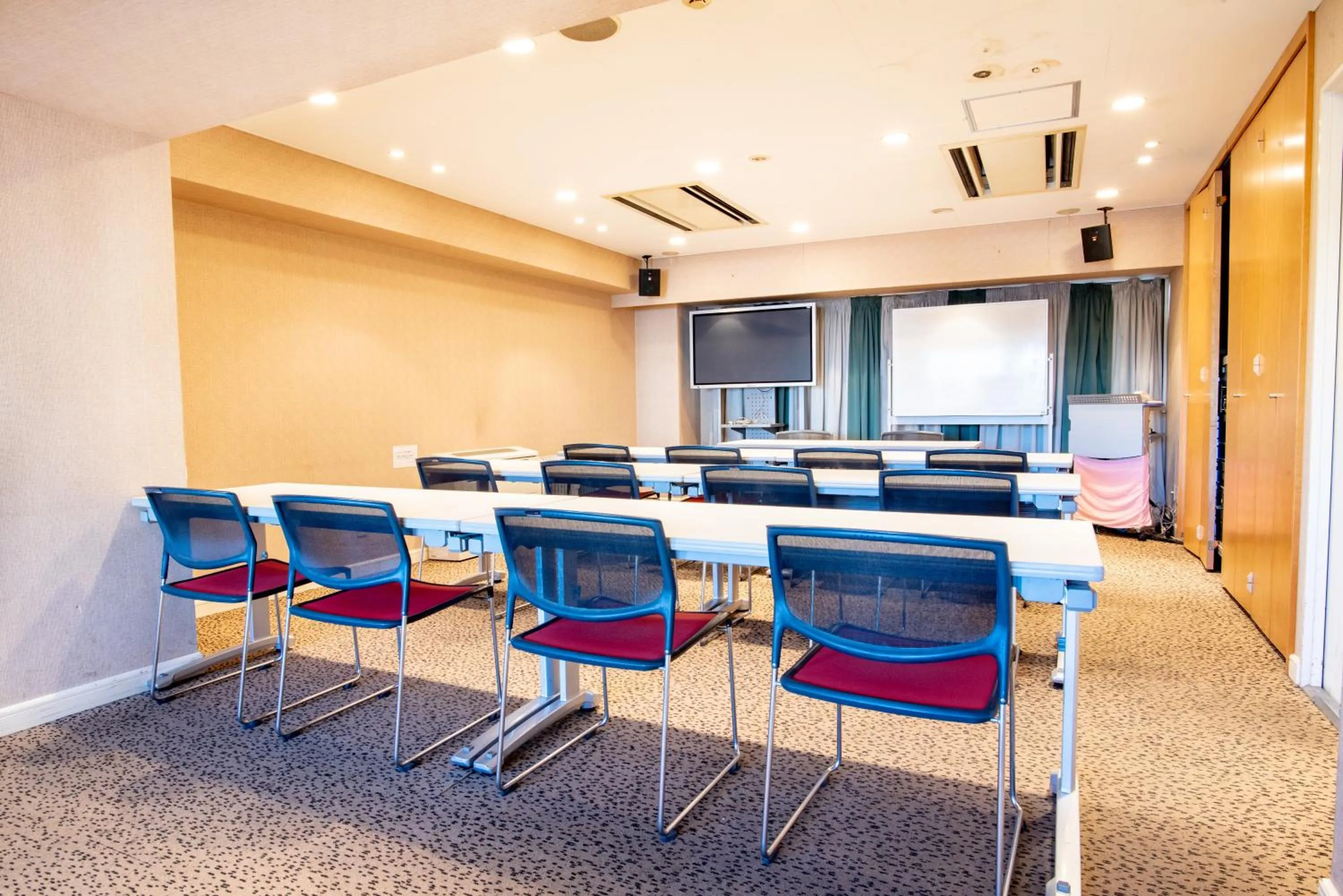 Meeting/conference room in le Lac Hotel Yokkaichi